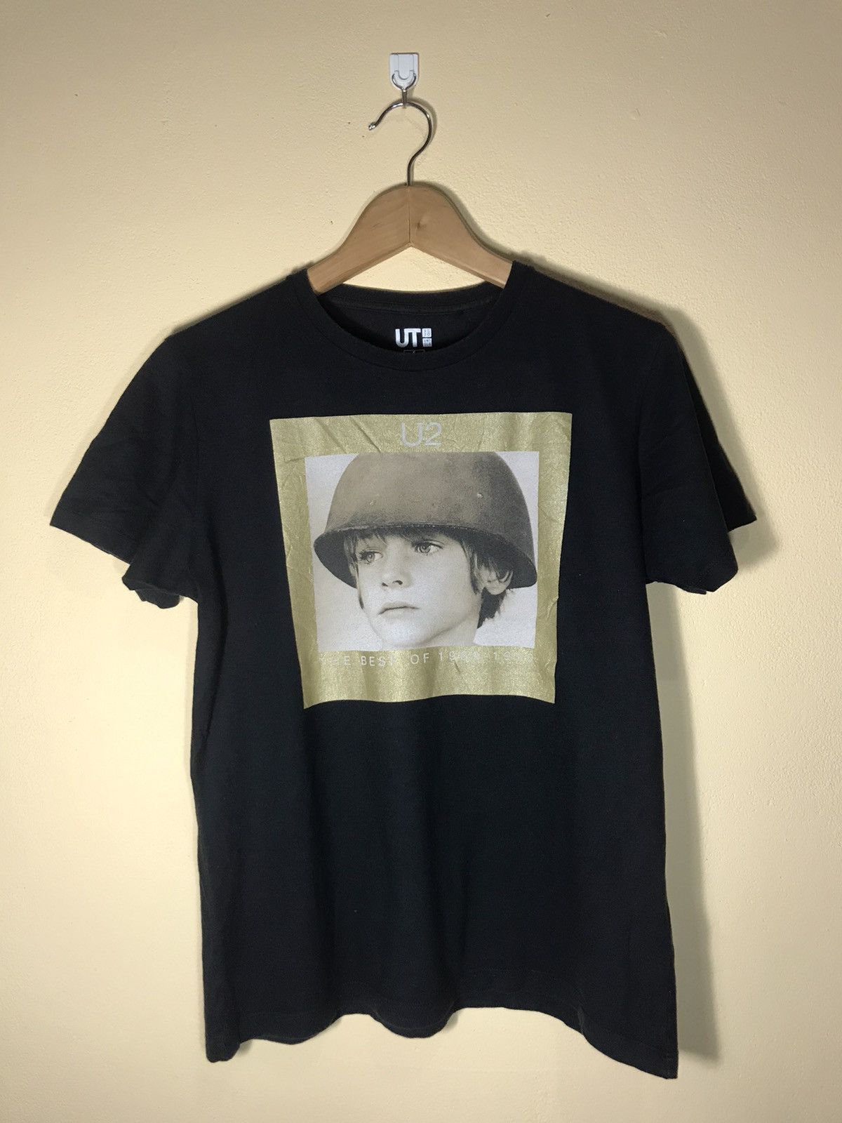 Uniqlo U2 best of 1980-1990 orders T-shirt