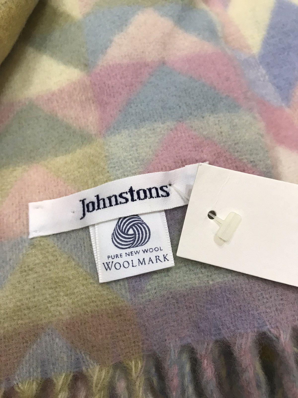 Johnstons Of Elgin NOS JOHNSTONS LAMBWOOL SCARF MUFFLER Size ONE SIZE - 2 Thumbnail