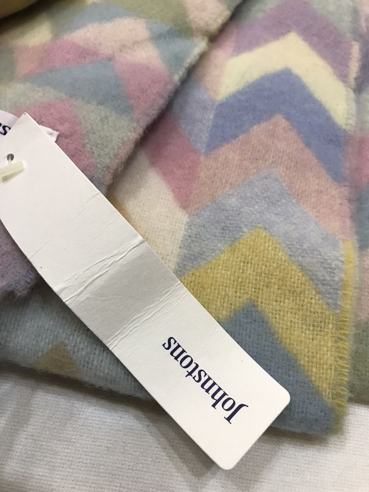 Johnstons Of Elgin NOS JOHNSTONS LAMBWOOL SCARF MUFFLER Size ONE SIZE - 3 Thumbnail