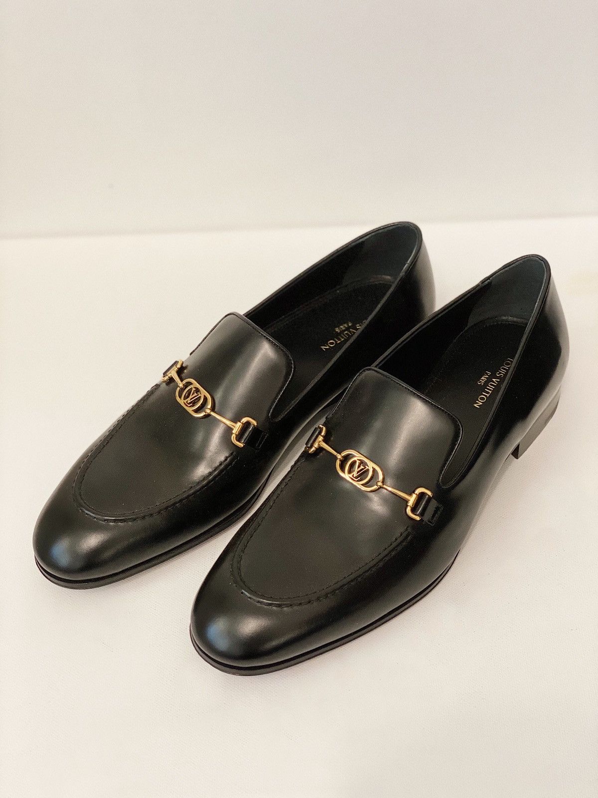 Louis Vuitton Black loafers size 8.5 L US