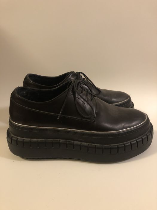 Acne hot sale hover derby