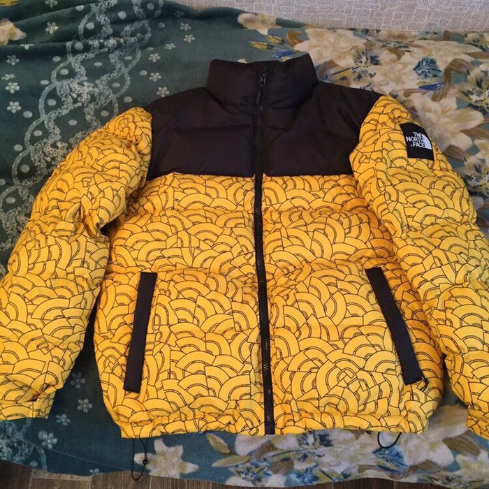 The north face nuptse hotsell 1992 yellow