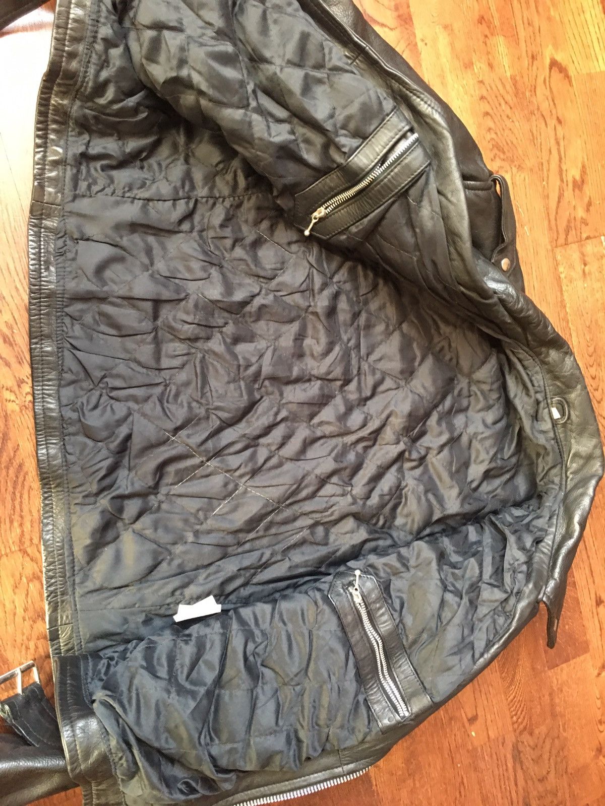 Leather jacket, « Perfecto » classical !!:)