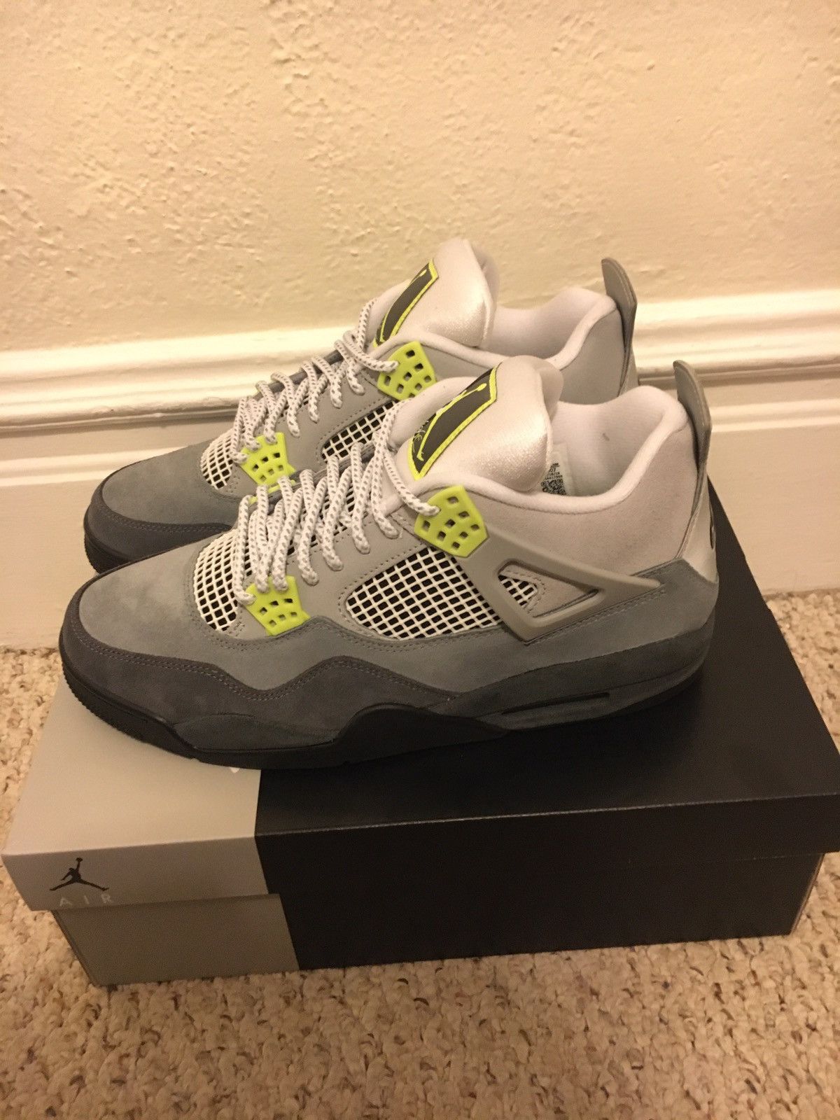 jordan 4 neon size 8