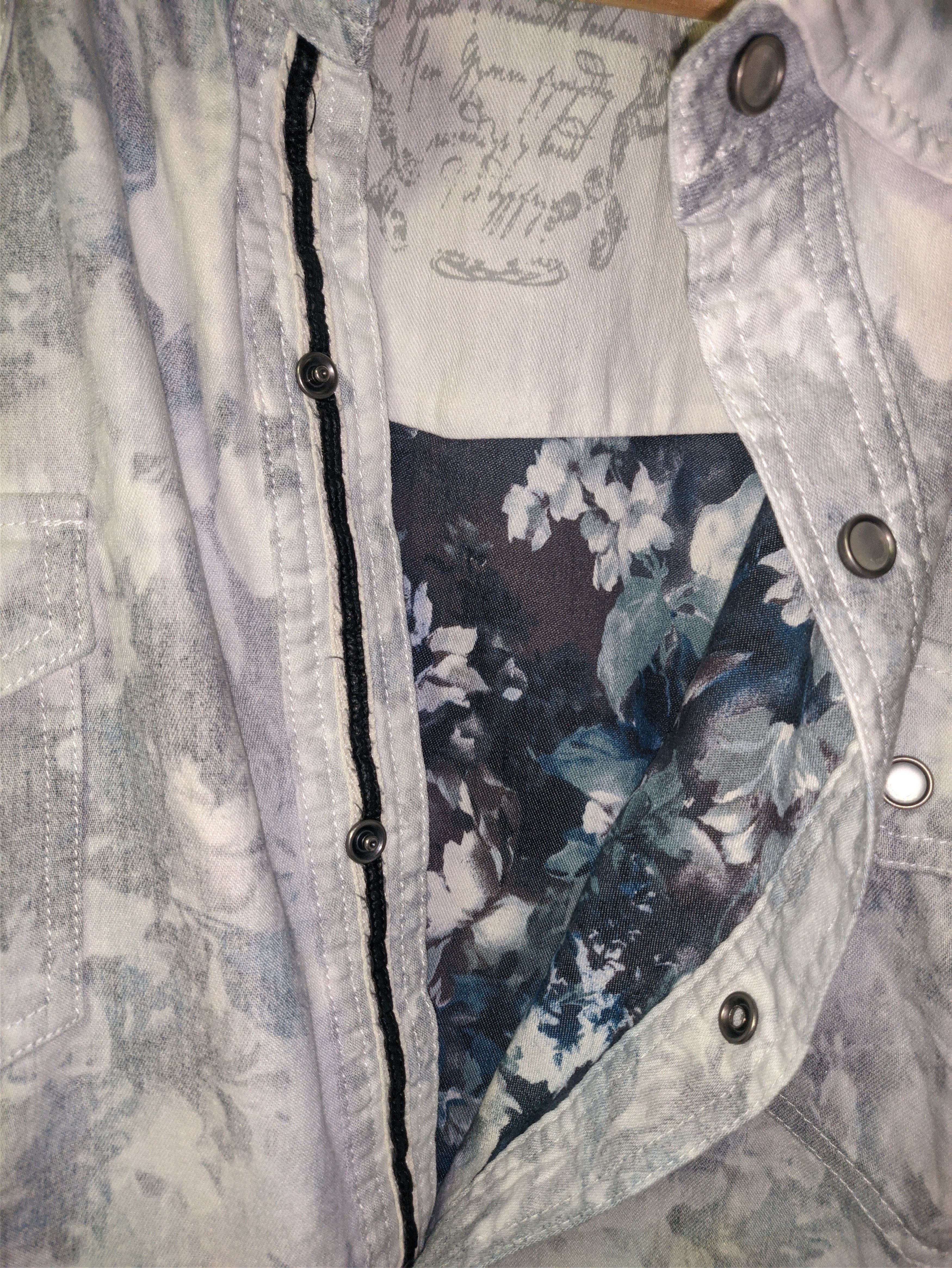 In The Attic In The Attic Oversized Floral Button up Size US XL / EU 56 / 4 - 6 Thumbnail