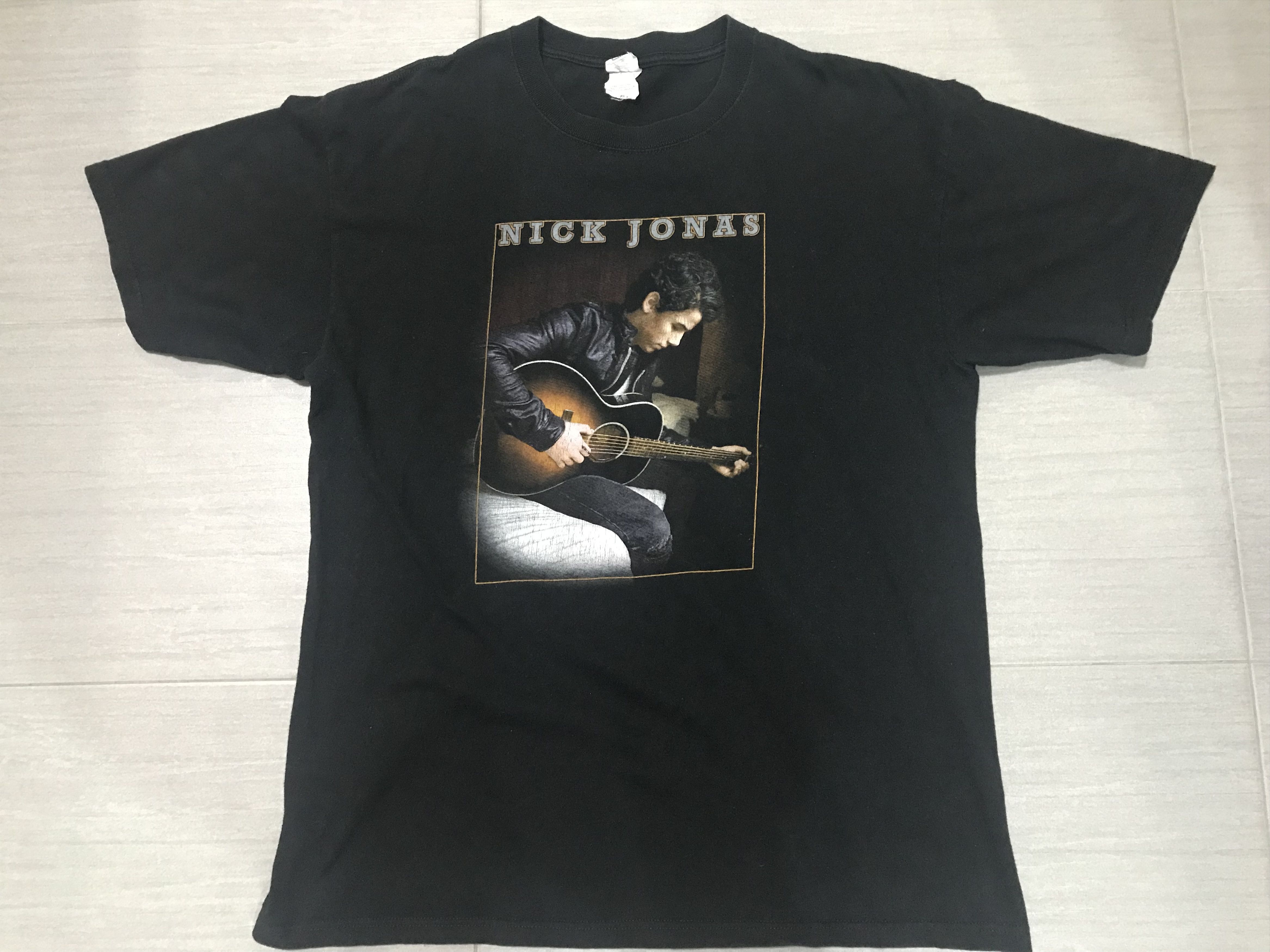 Band Tees NICK JONAS AND THE ADMINISTRATION TOUR TSHIRT Size US XL / EU 56 / 4 - 3 Thumbnail