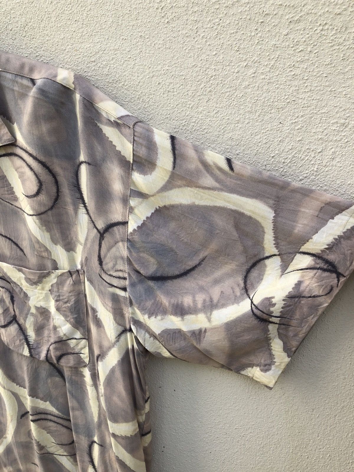 Warehouse Japan Brand Warehouse Abstract Pattern Hawaiian Rayon Size US M / EU 48-50 / 2 - 4 Thumbnail