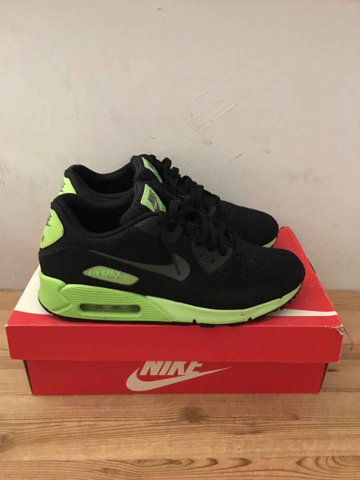 air max 90 with charm