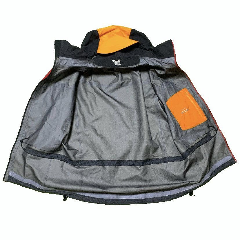 Arc'teryx × Beams Plus Arcteryx × beams Theta SV 35th anniversary goretex jacket Size US S / EU 44-46 / 1 - 7 Thumbnail