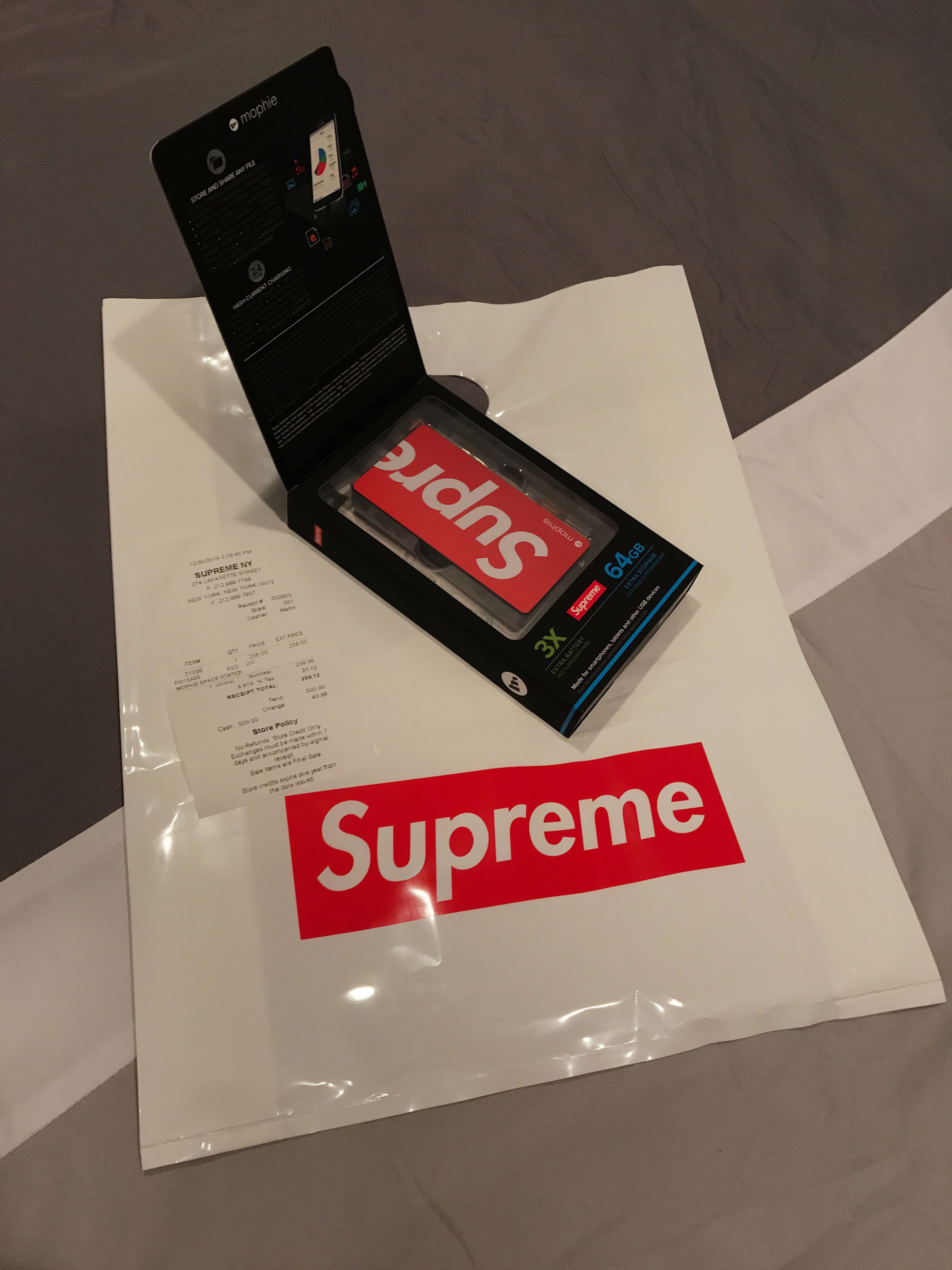 バッテリー/充電器 Supreme - supreme mophie spacestation 64GB Supreme / Mophie 64GB Space Station External Storage