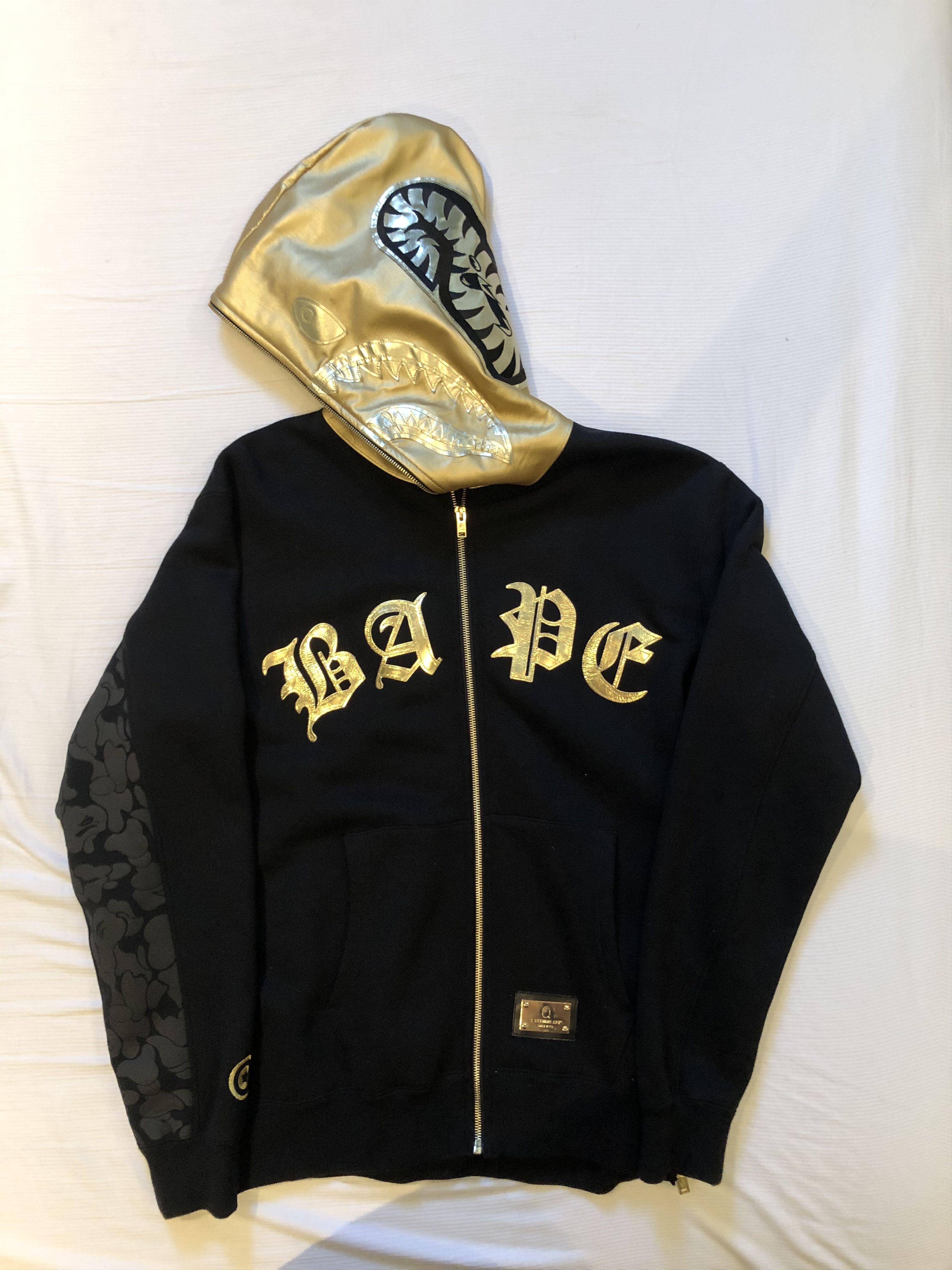 Bape shark hoodie gold hotsell