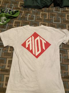 Supreme riot t outlet shirt