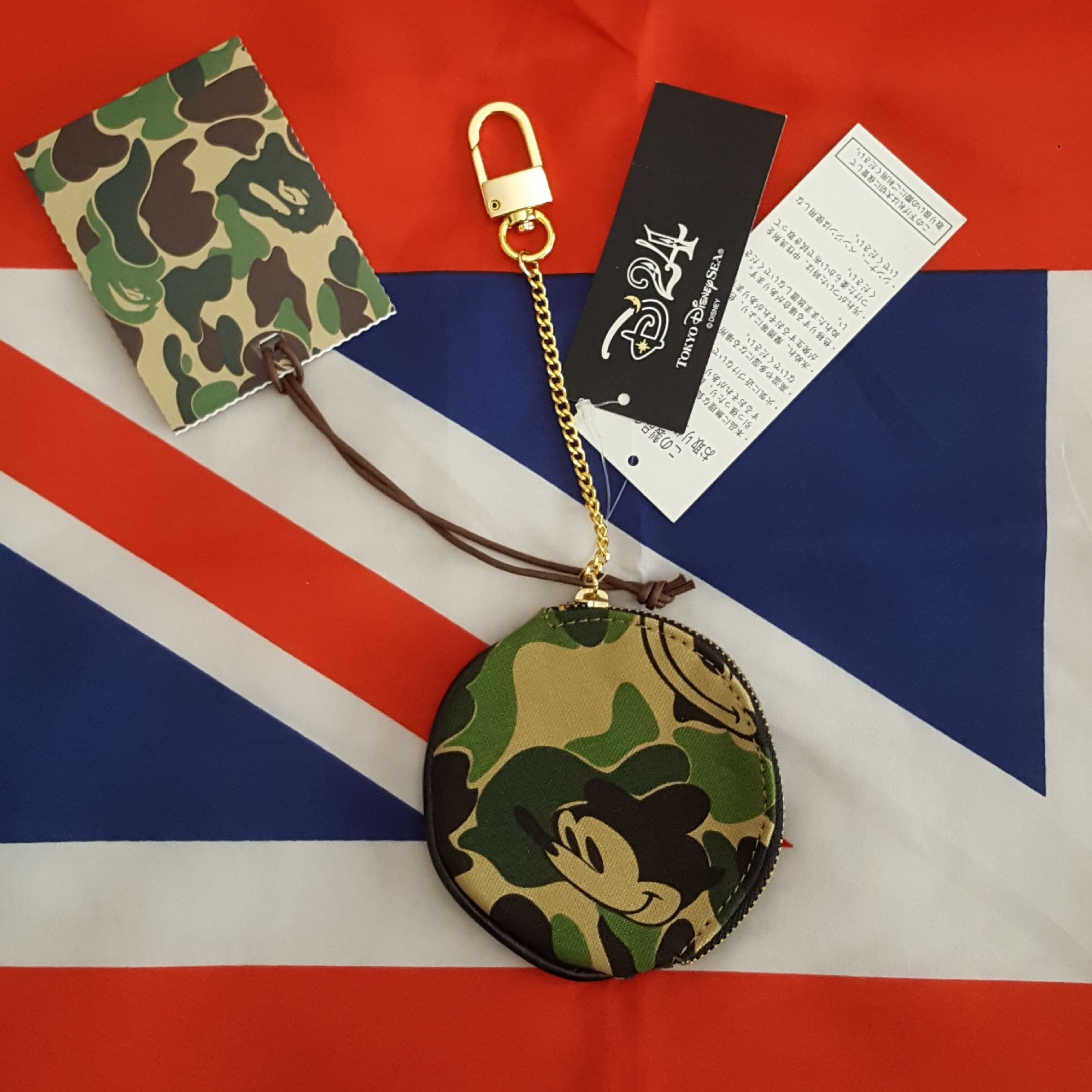 完売 激レア Disney × BAPE コラボ CAMO ポーチD24限定品 Bape × Disney Bape D24 Mickey Mouse Camo Canvas Coin Purse