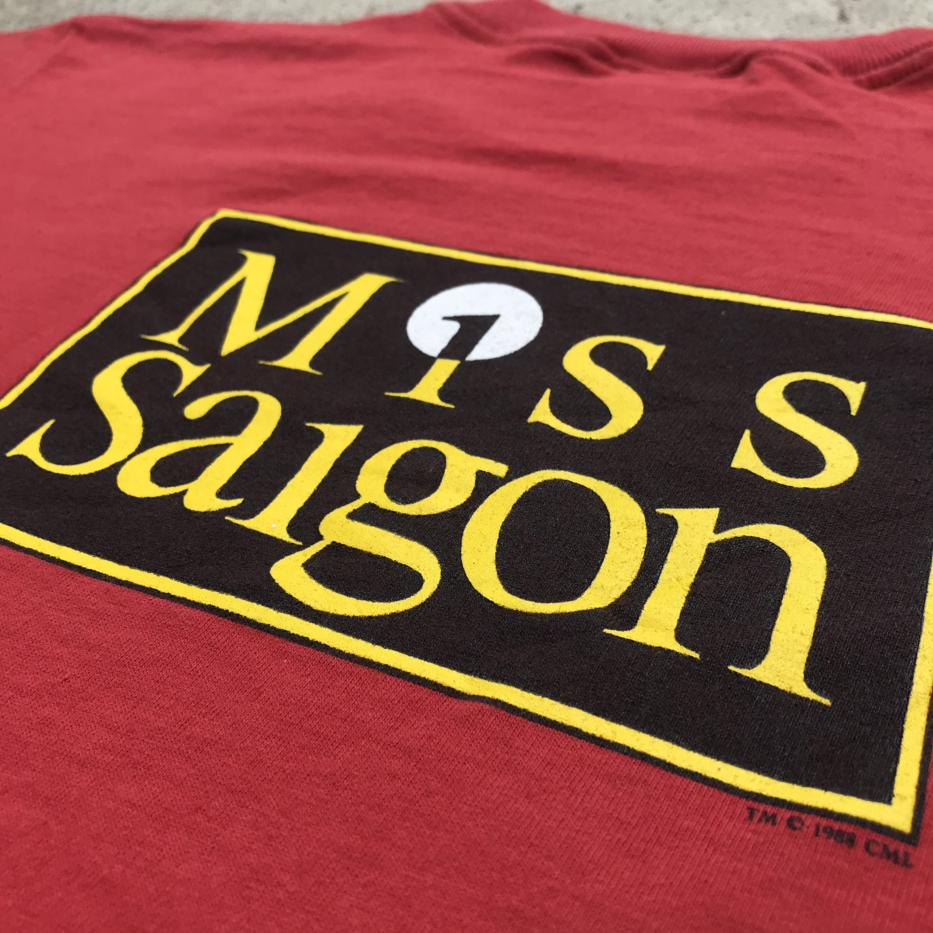 Vintage Vintage 90s Miss Saigon Musical Movie Graphic Streetwear Size US L / EU 52-54 / 3 - 8 Thumbnail