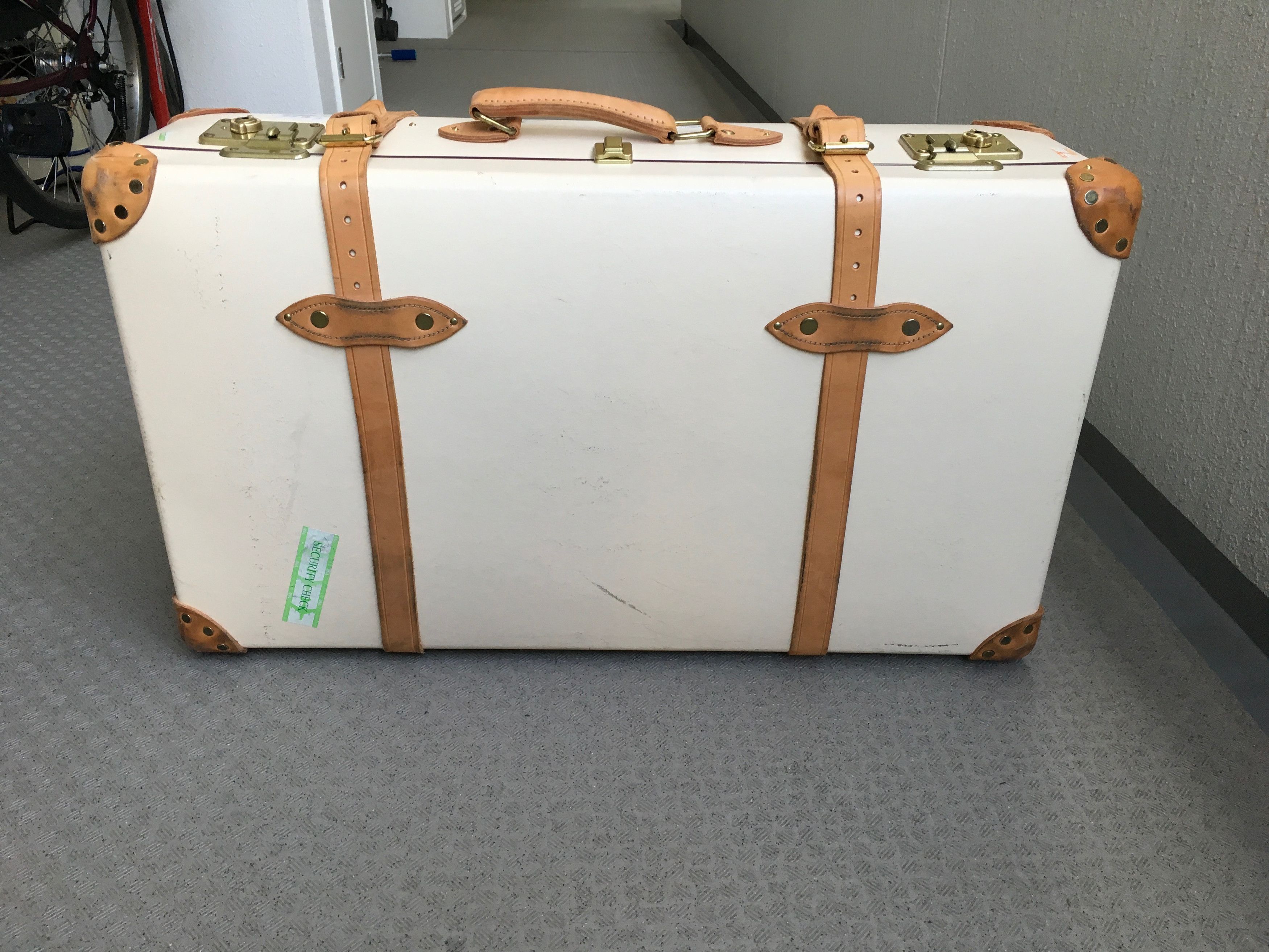 Globe-Trotter Safari 30 inch Ivory White Suitcase