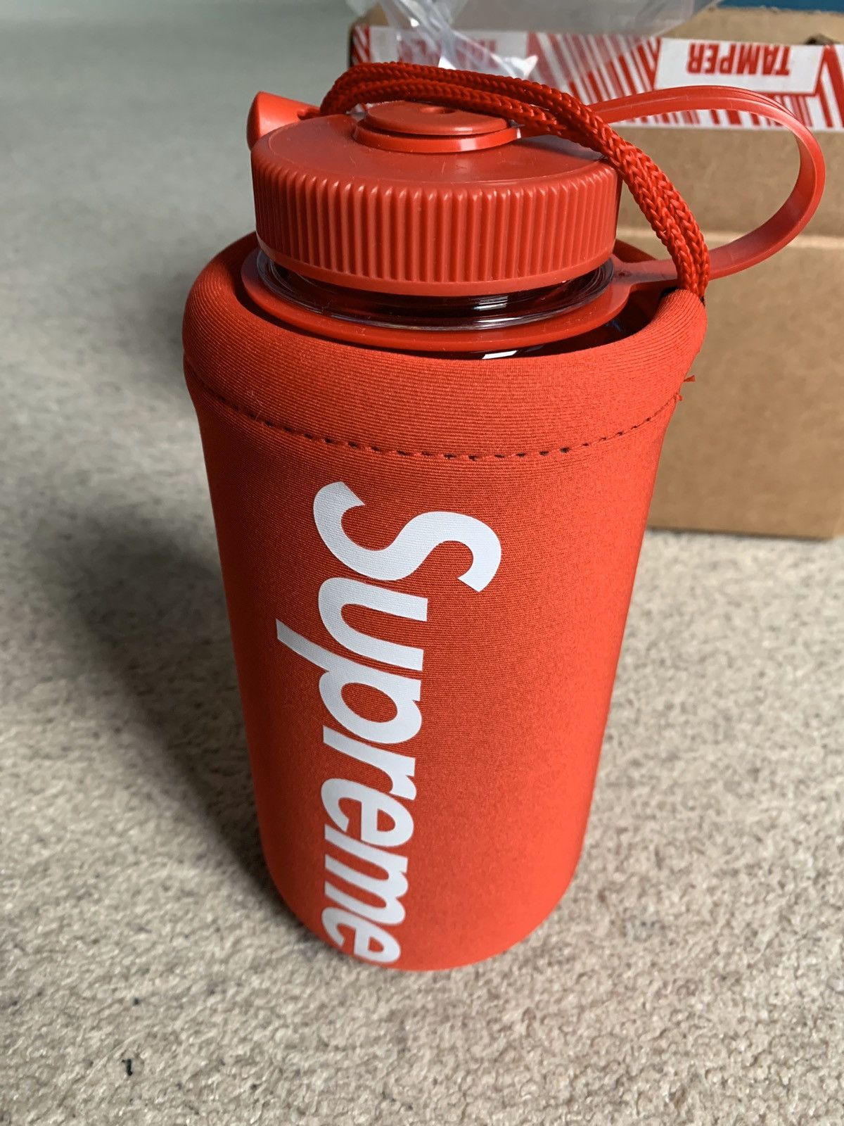 Supreme Nalgene 32 oz. Bottle 赤 Supreme Nalgene 32 oz. Bottle (SS20) - $36
