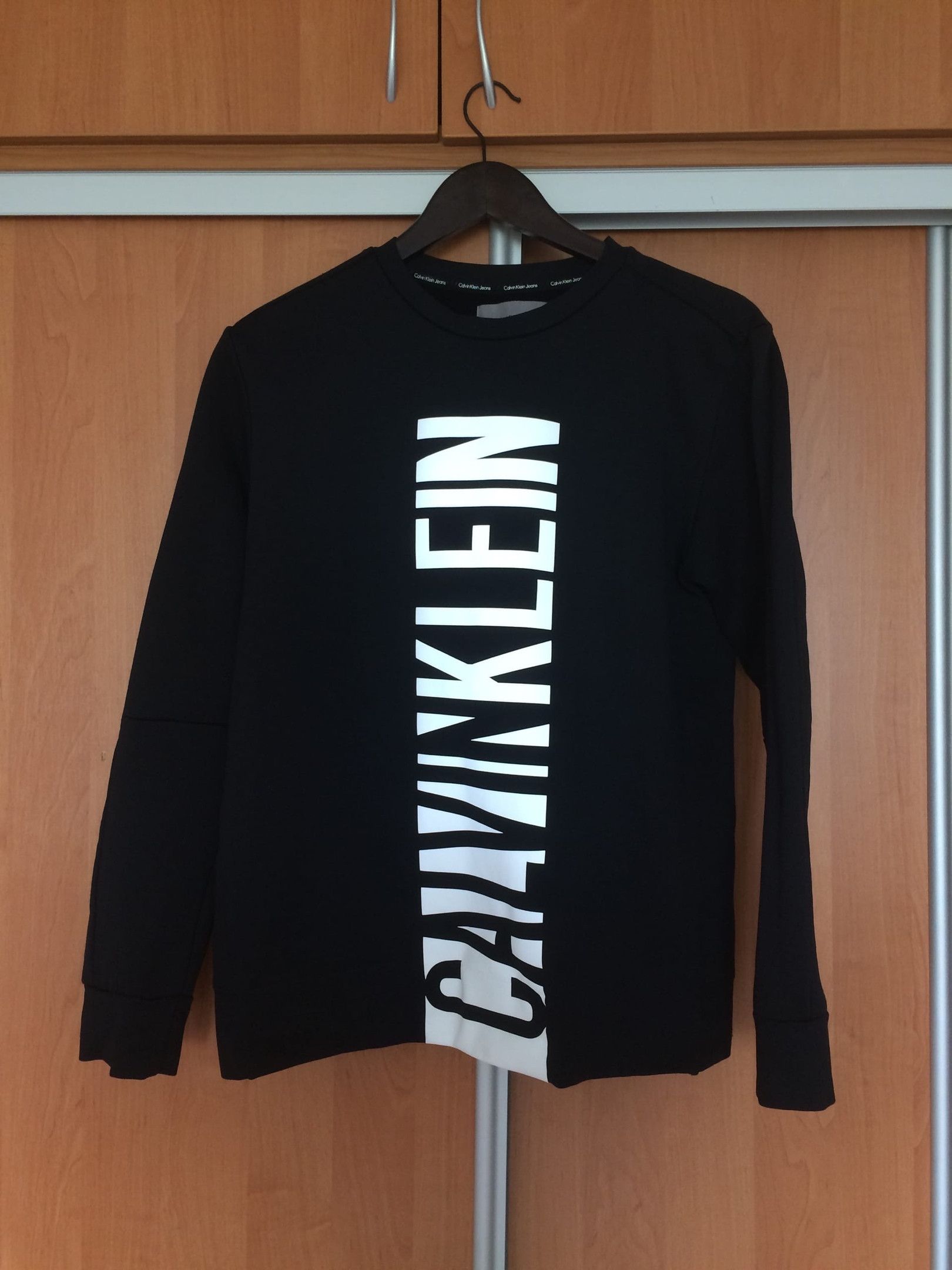 Calvin Klein Calvin Klein Reflective Logo Sweatshirt Size M / US 6-8 / IT 42-44 - 1 Thumbnail