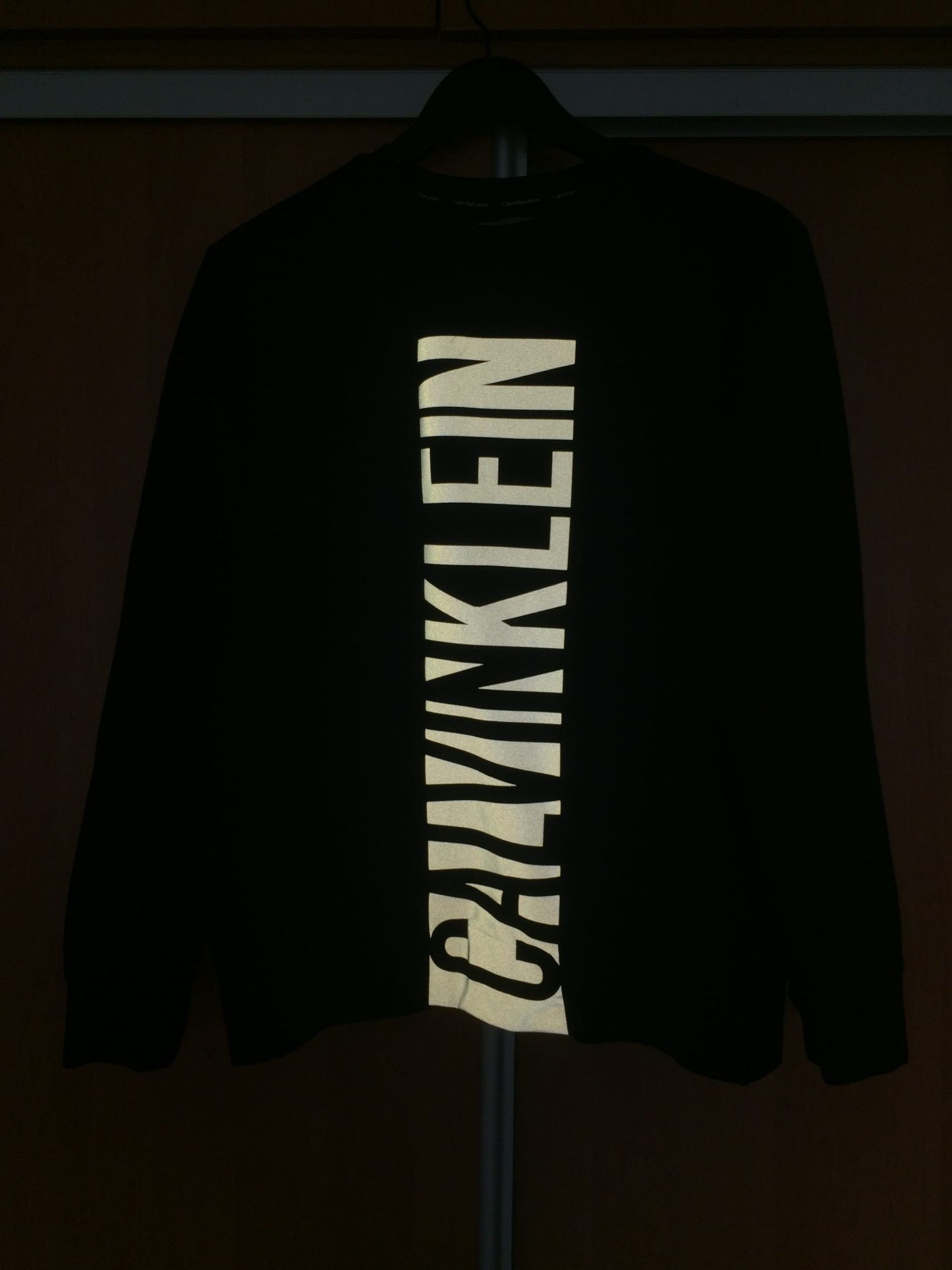Calvin Klein Calvin Klein Reflective Logo Sweatshirt Size M / US 6-8 / IT 42-44 - 3 Thumbnail