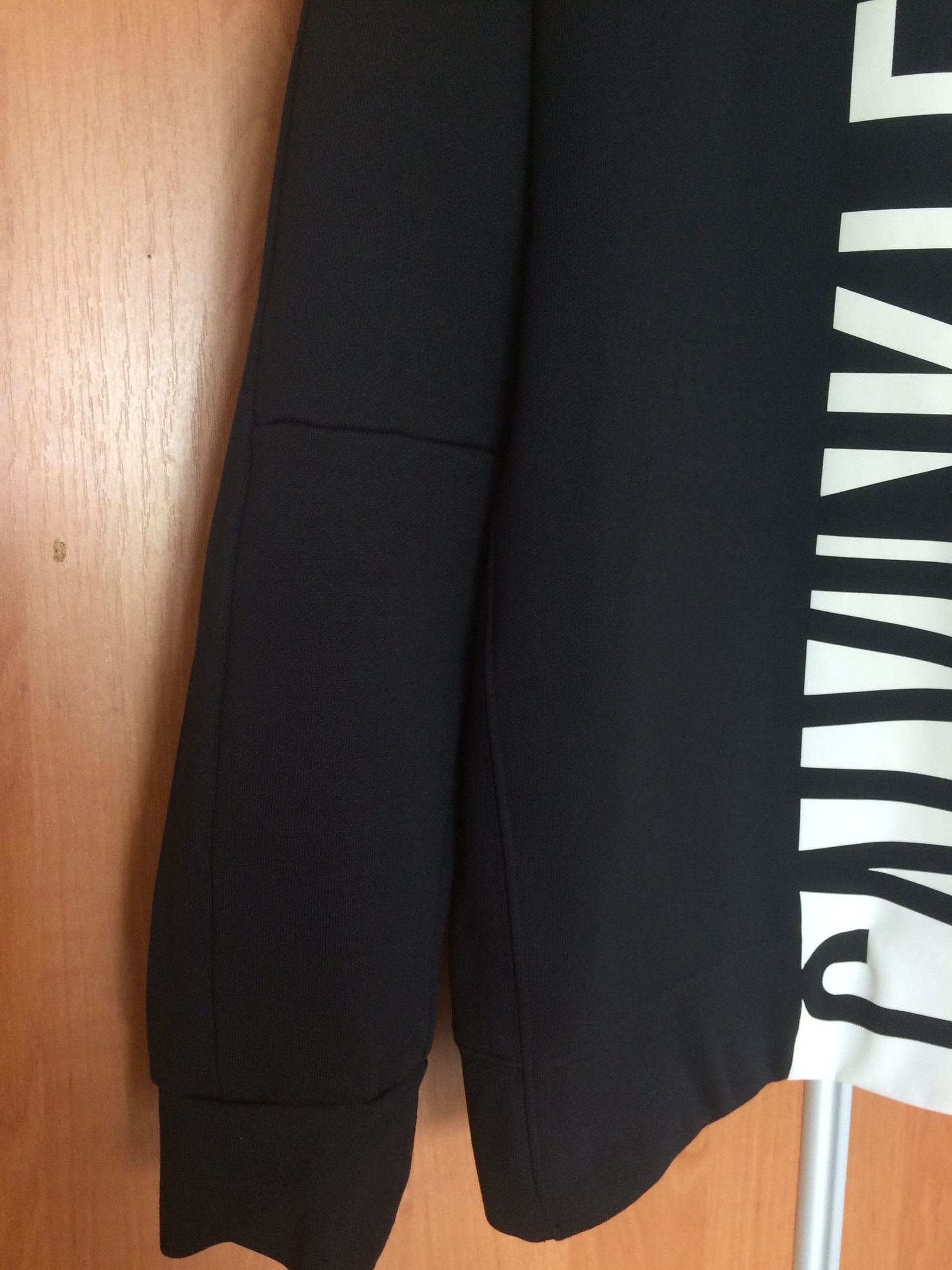 Calvin Klein Calvin Klein Reflective Logo Sweatshirt Size M / US 6-8 / IT 42-44 - 4 Thumbnail