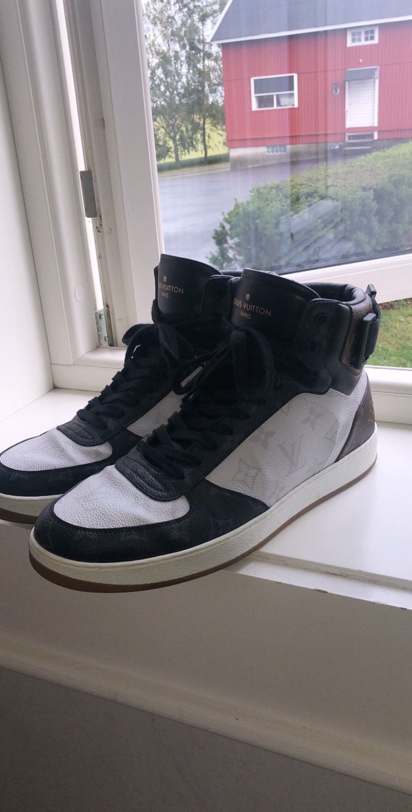 Louis Vuitton Louis Vuitton sneakers Size US 9.5 / EU 42-43 - 1 Thumbnail