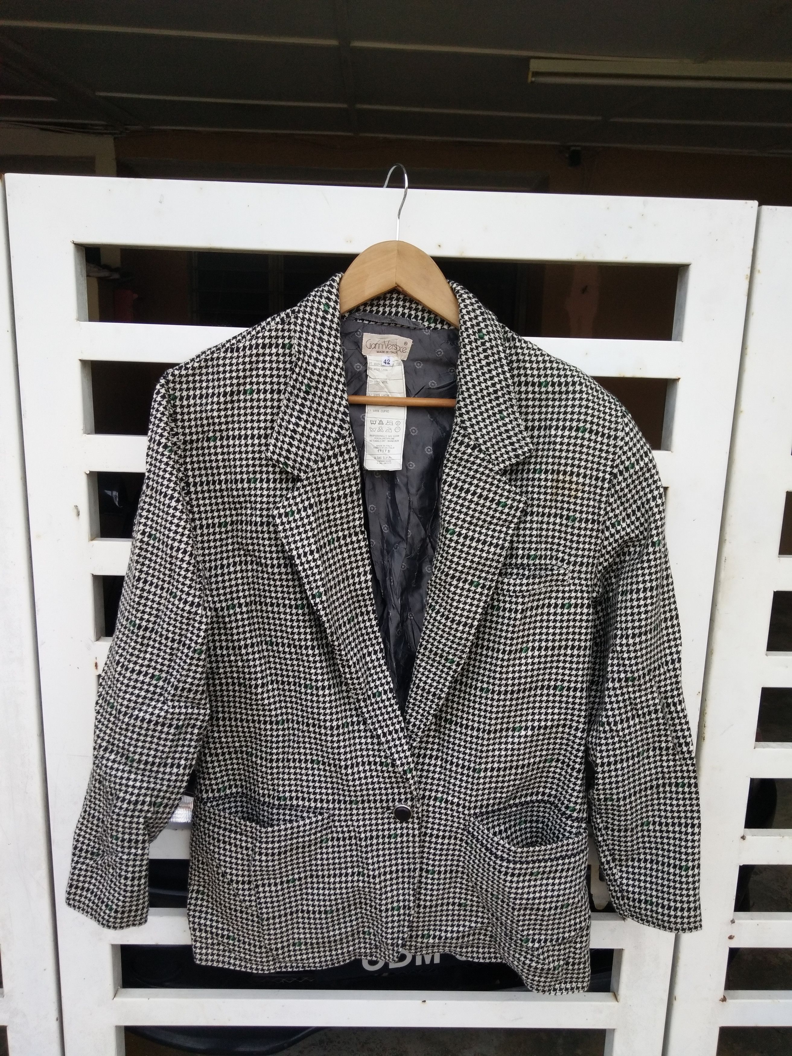 Versace Luxury Gianni Versace Wool Coat Made in Italy Size US S / EU 44-46 / 1 - 1 Thumbnail
