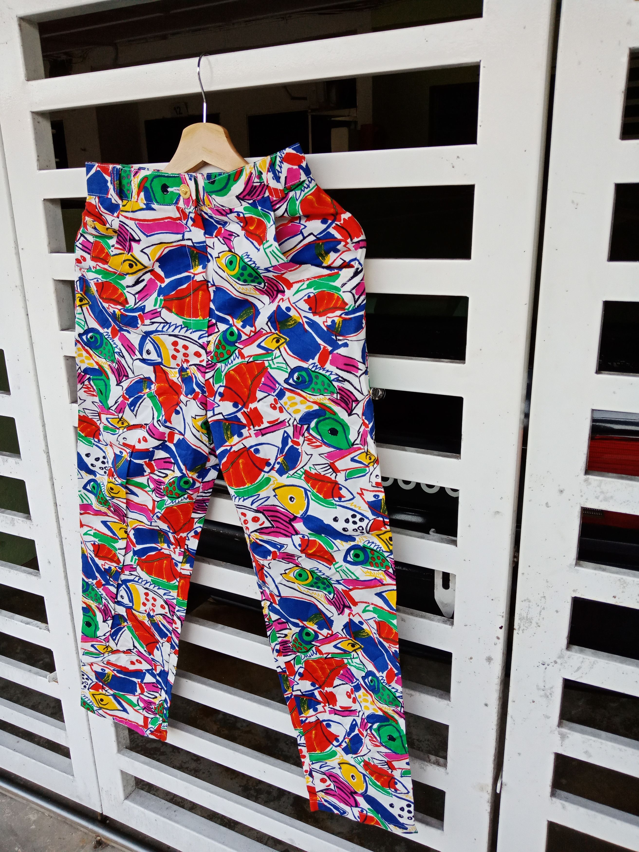 Givenchy Givenchy Boutique Avant Garde Fish Abstract Paints Size 25 Size 26" / US 2 / IT 38 - 3 Thumbnail