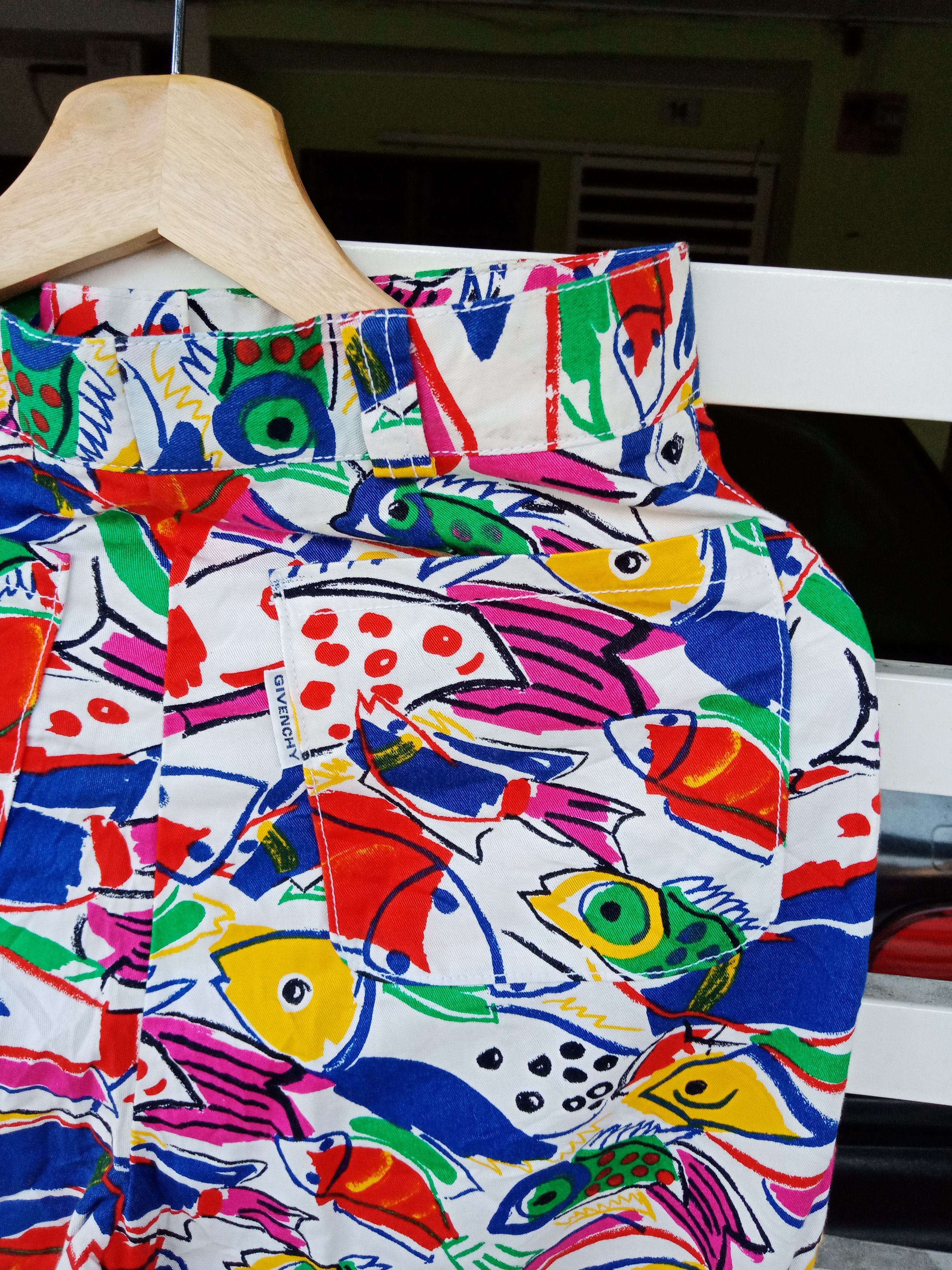 Givenchy Givenchy Boutique Avant Garde Fish Abstract Paints Size 25 Size 26" / US 2 / IT 38 - 5 Thumbnail