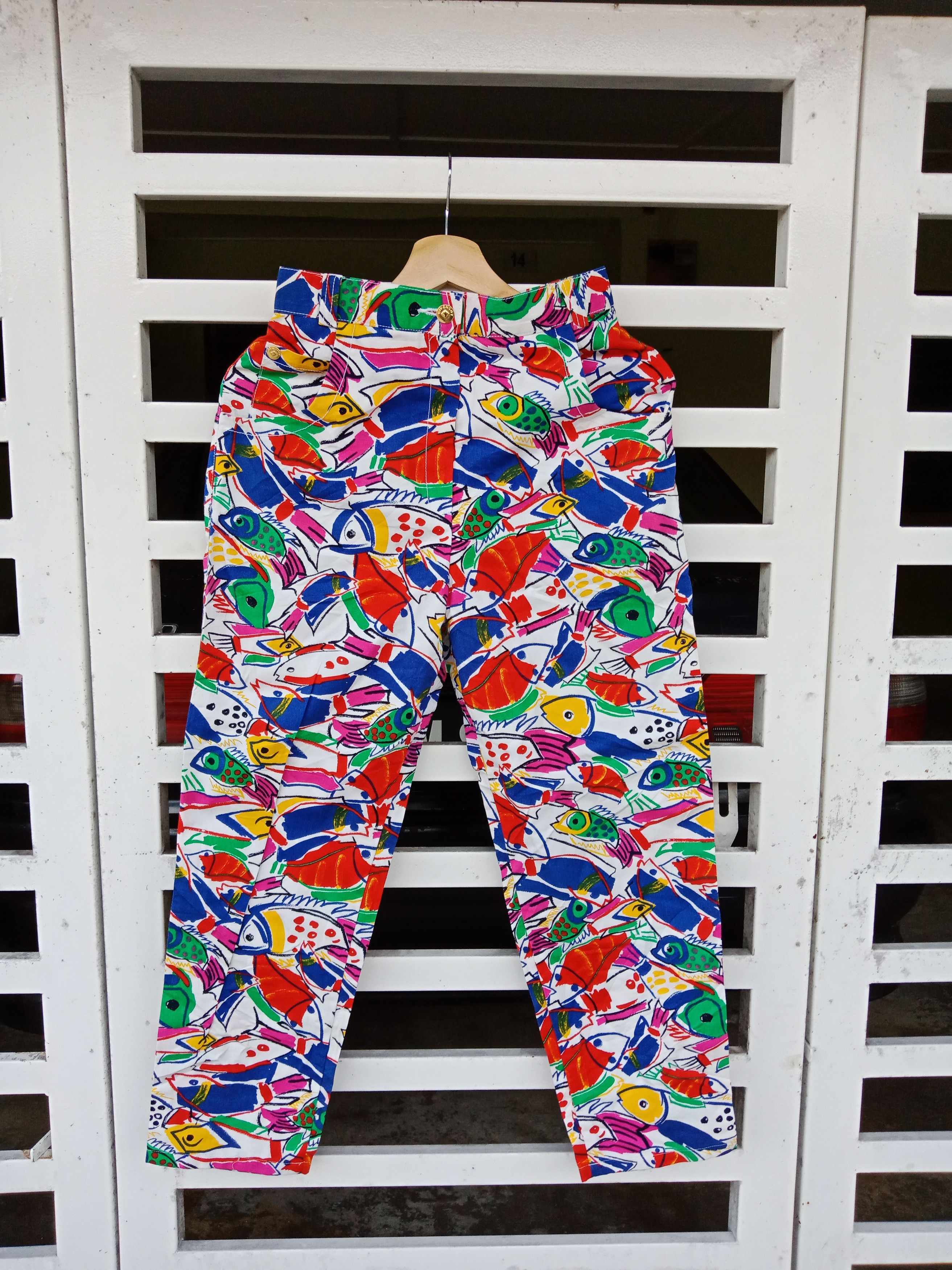Givenchy Givenchy Boutique Avant Garde Fish Abstract Paints Size 25 Size 26" / US 2 / IT 38 - 1 Thumbnail