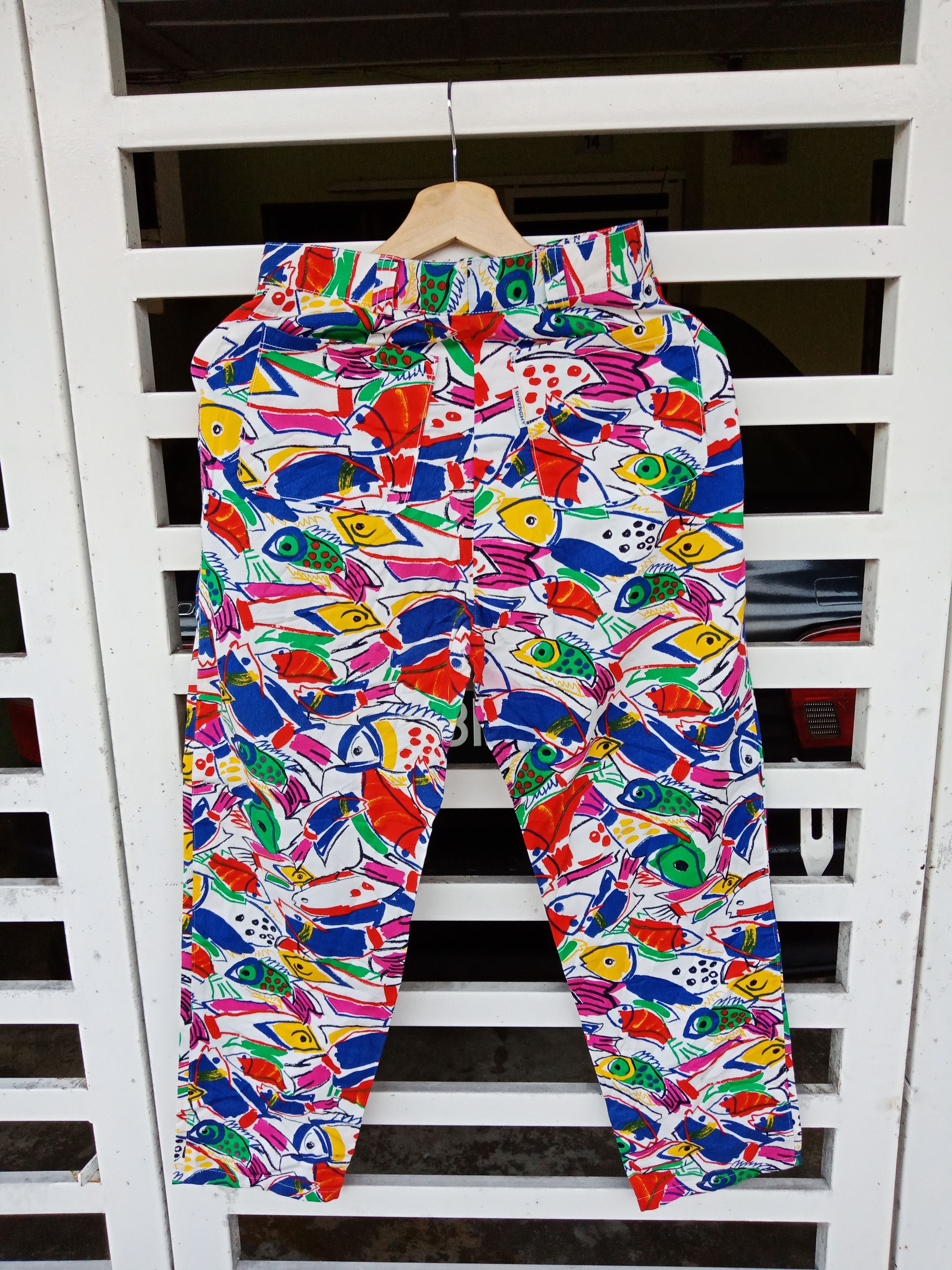 Givenchy Givenchy Boutique Avant Garde Fish Abstract Paints Size 25 Size 26" / US 2 / IT 38 - 2 Thumbnail