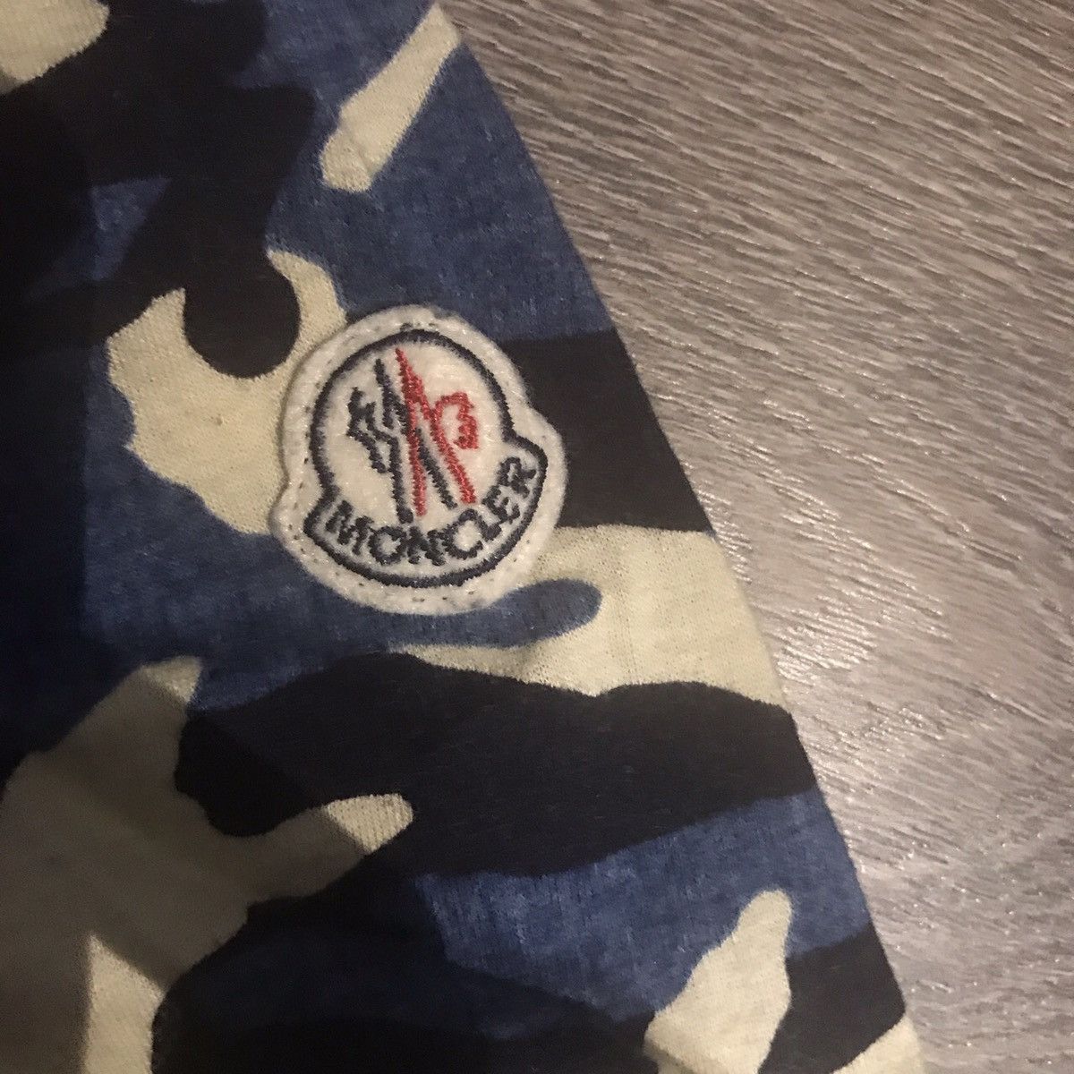 Moncler × Vintage Moncler Maglia Camo (Blue, White, Black) T-shirt Size US S / EU 44-46 / 1 - 3 Thumbnail