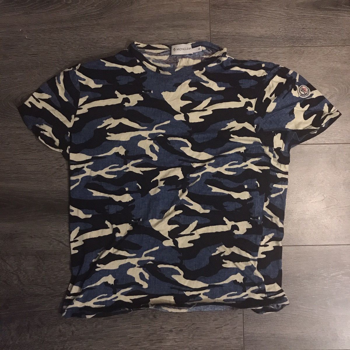 Moncler × Vintage Moncler Maglia Camo (Blue, White, Black) T-shirt Size US S / EU 44-46 / 1 - 1 Thumbnail