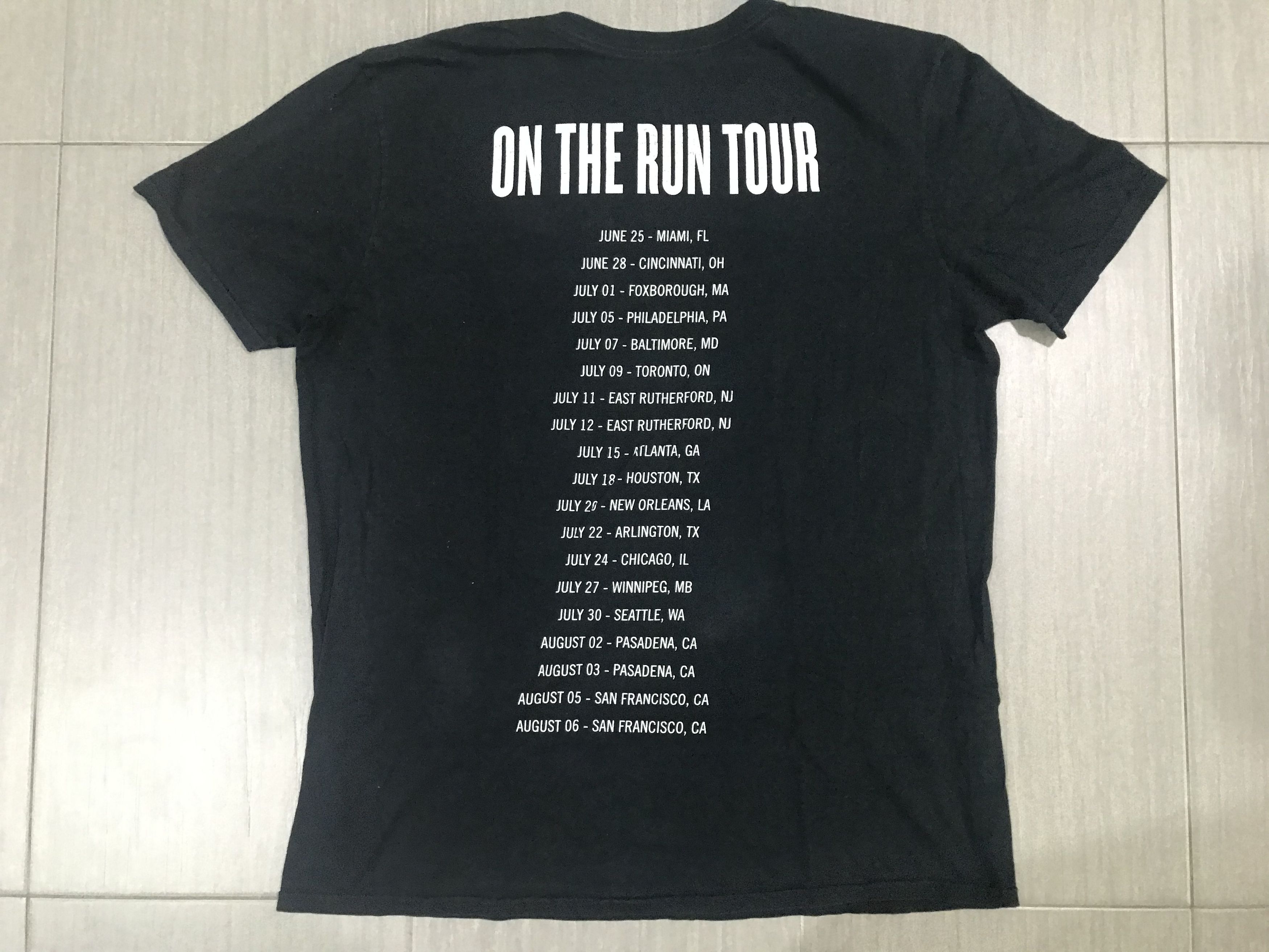 Band Tees BEYONCE ON THE RUN TOUR TSHIRT Size US L / EU 52-54 / 3 - 4 Thumbnail