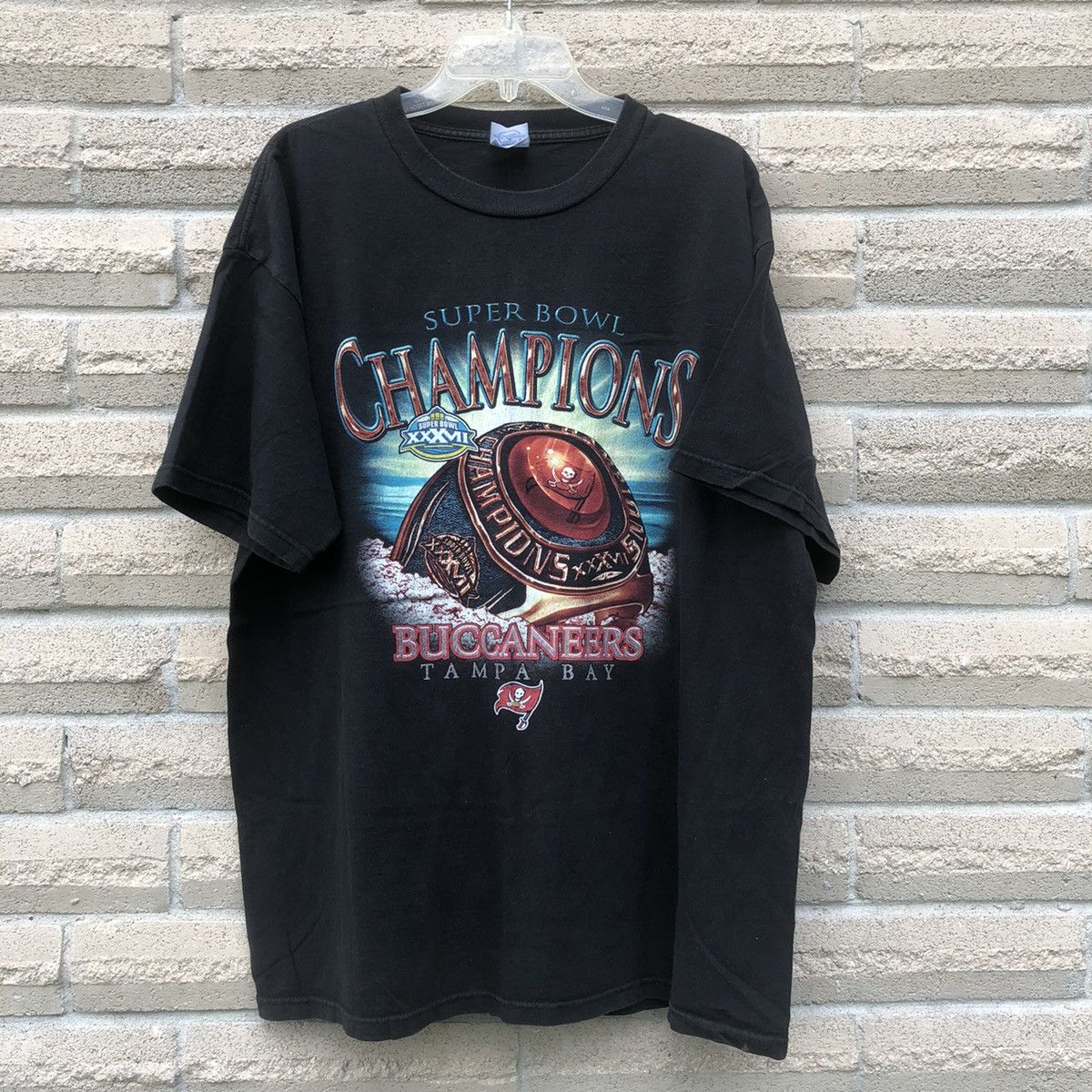 Vintage 2003 Tampa bay Buccaneers super bowl ring t shirt XL