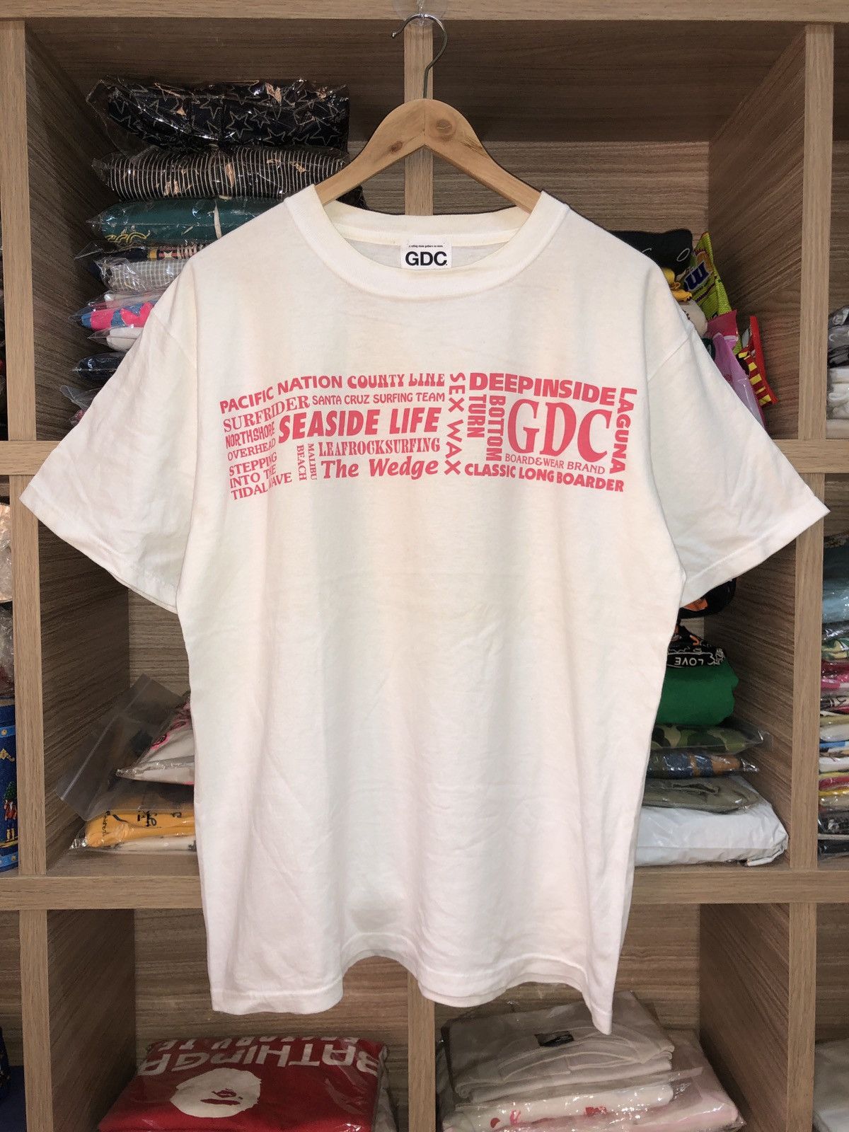 Japanese Brand Rare Gdc Tokyo Japan Surfing Summer 2005 Shirts Size US M / EU 48-50 / 2 - 1 Thumbnail
