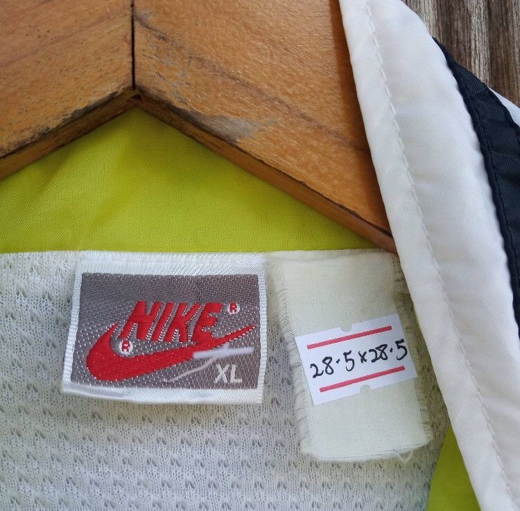 Nike Vintage Nike Sports Colourblock Style Windbreaker jacket Size US XL / EU 56 / 4 - 5 Thumbnail
