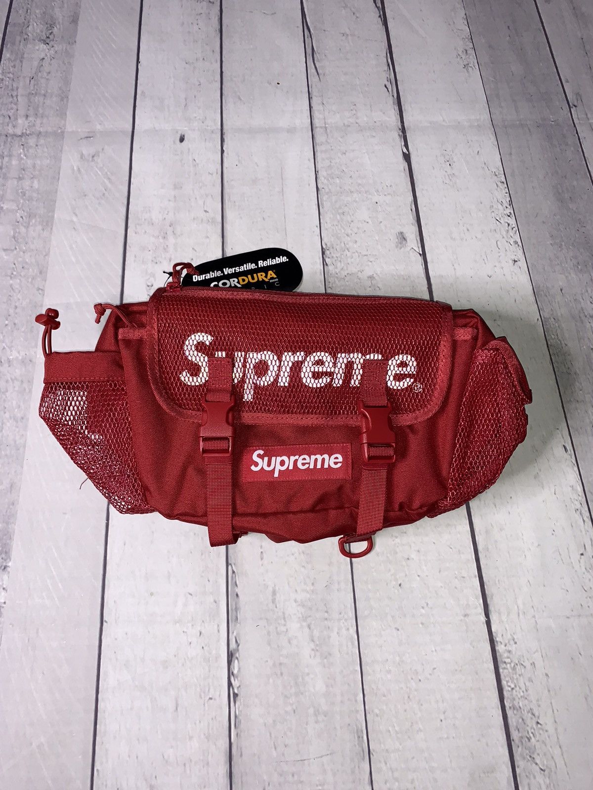 Supreme Shoulder bag SS20 DSWT 100% authentic red