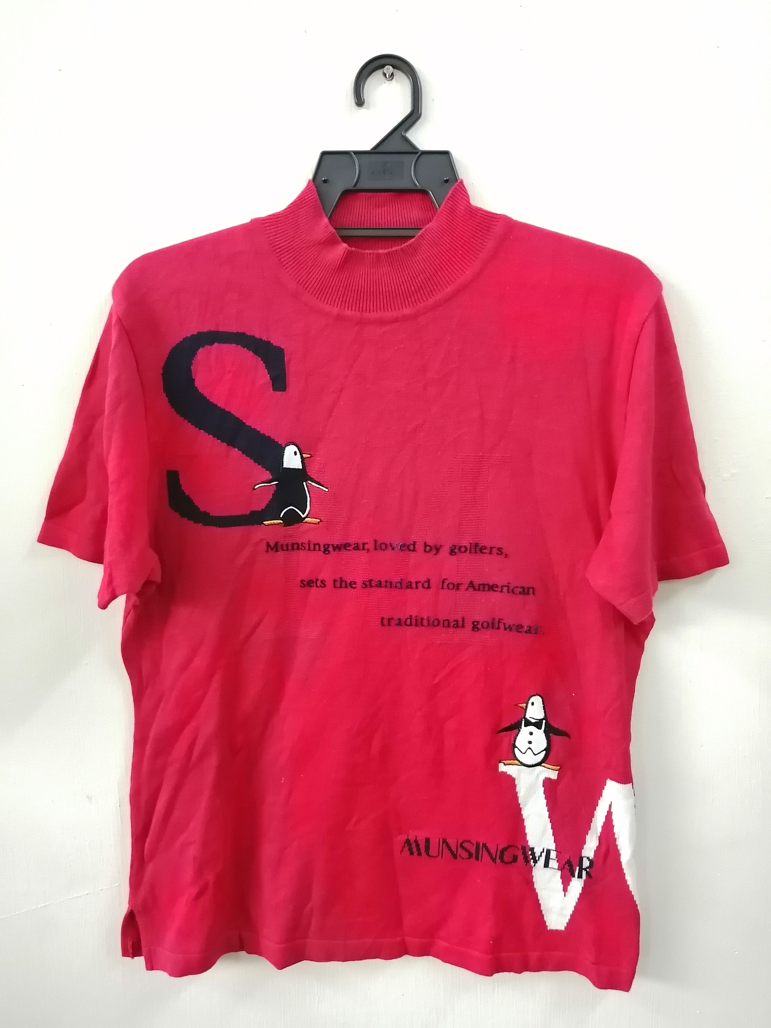 Vintage PENGUIN By MUNSINGWEAR Short Sleeve Knitwear