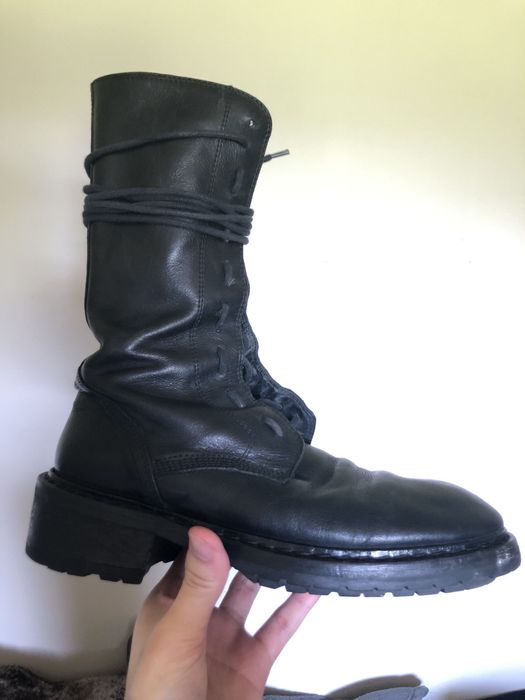 Dior store navigate boots