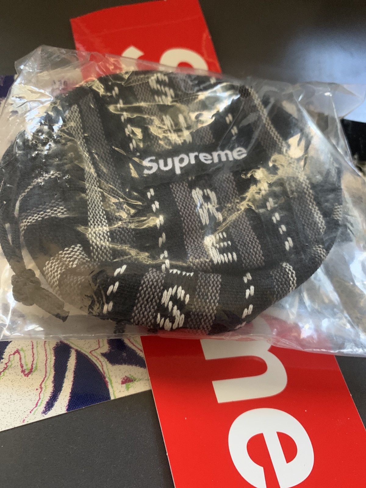 Supreme Coin Pouch | Grailed