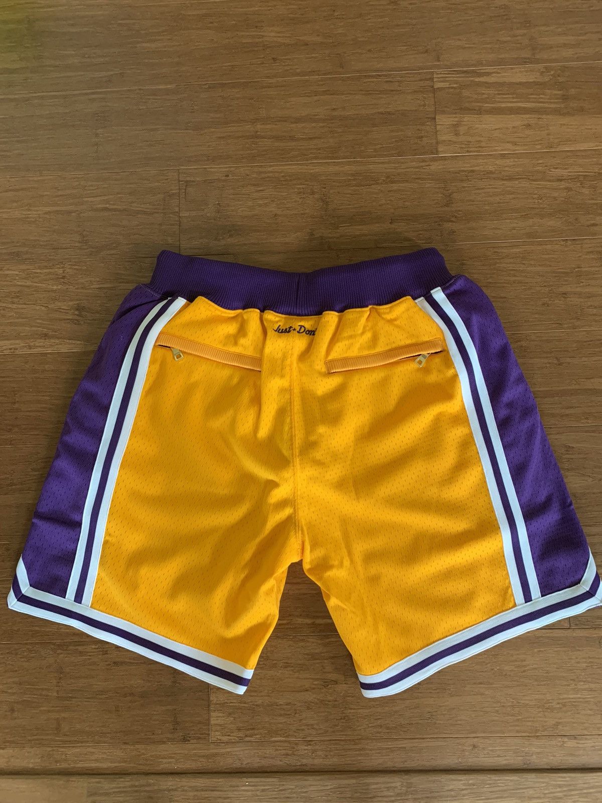 Mitchell & Ness JUST DON LOS ANGELES LAKERS 1996-97 HOME SHORTS Size US 34 / EU 50 - 2 Preview