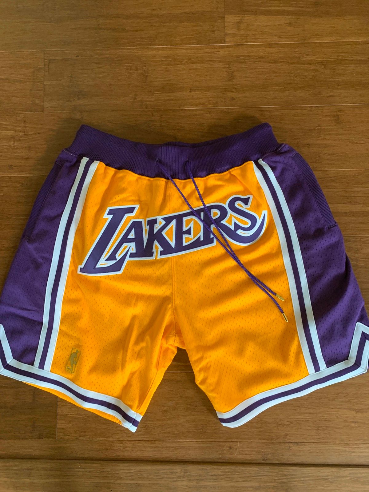 Mitchell & Ness JUST DON LOS ANGELES LAKERS 1996-97 HOME SHORTS Size US 34 / EU 50 - 1 Preview