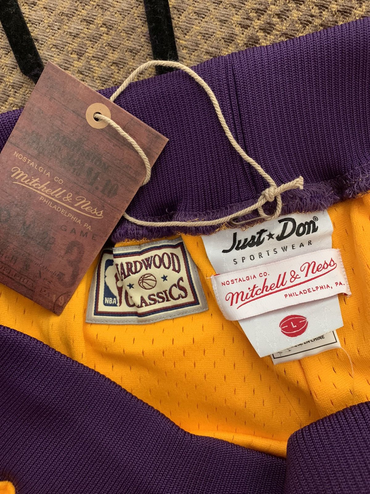 Mitchell & Ness JUST DON LOS ANGELES LAKERS 1996-97 HOME SHORTS Size US 34 / EU 50 - 7 Thumbnail