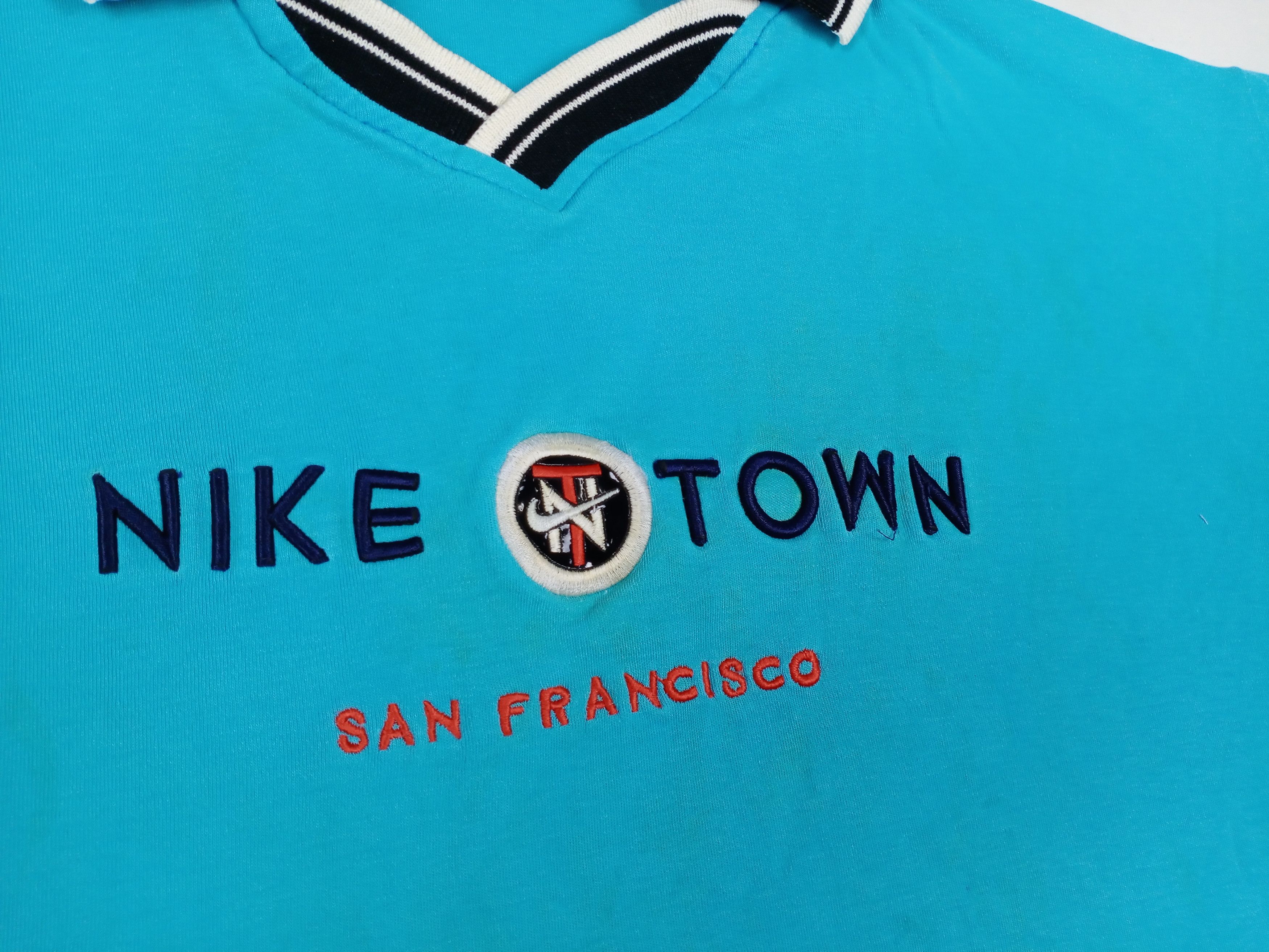 Nike × Vintage Vintage 90s Nike Town embroidery logo T-shirt. Size US L / EU 52-54 / 3 - 6 Thumbnail