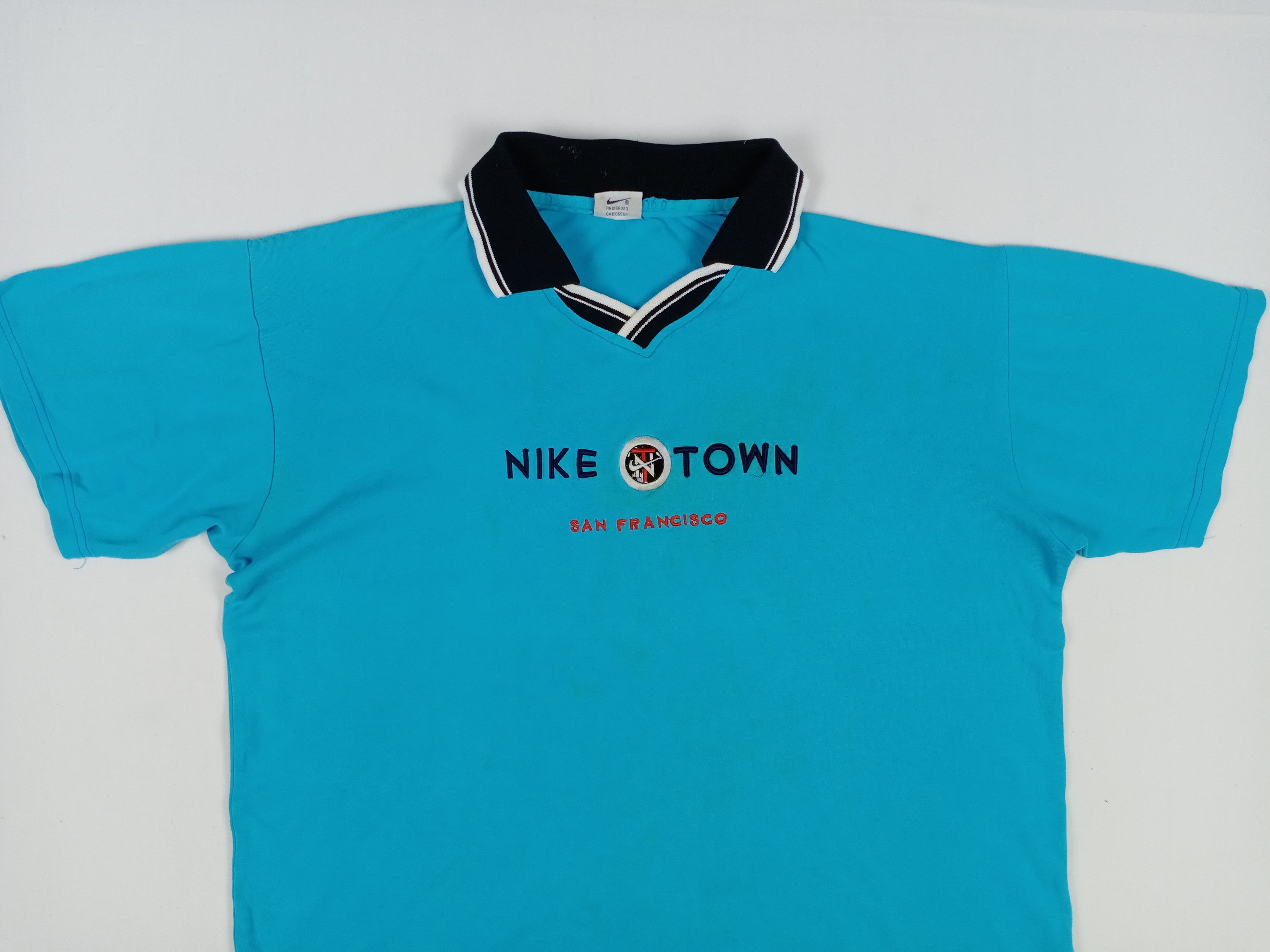 Nike × Vintage Vintage 90s Nike Town embroidery logo T-shirt. Size US L / EU 52-54 / 3 - 7 Thumbnail
