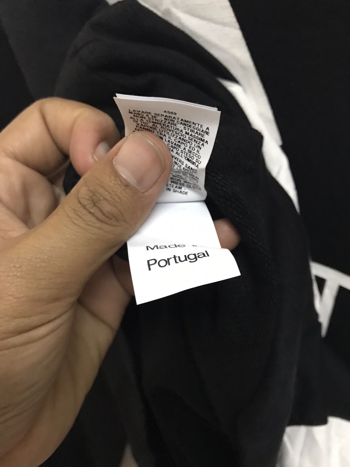 Moschino MOSCHINO BOUTIQUE SPELL OUT PORTUGAL Size US S / EU 44-46 / 1 - 5 Thumbnail