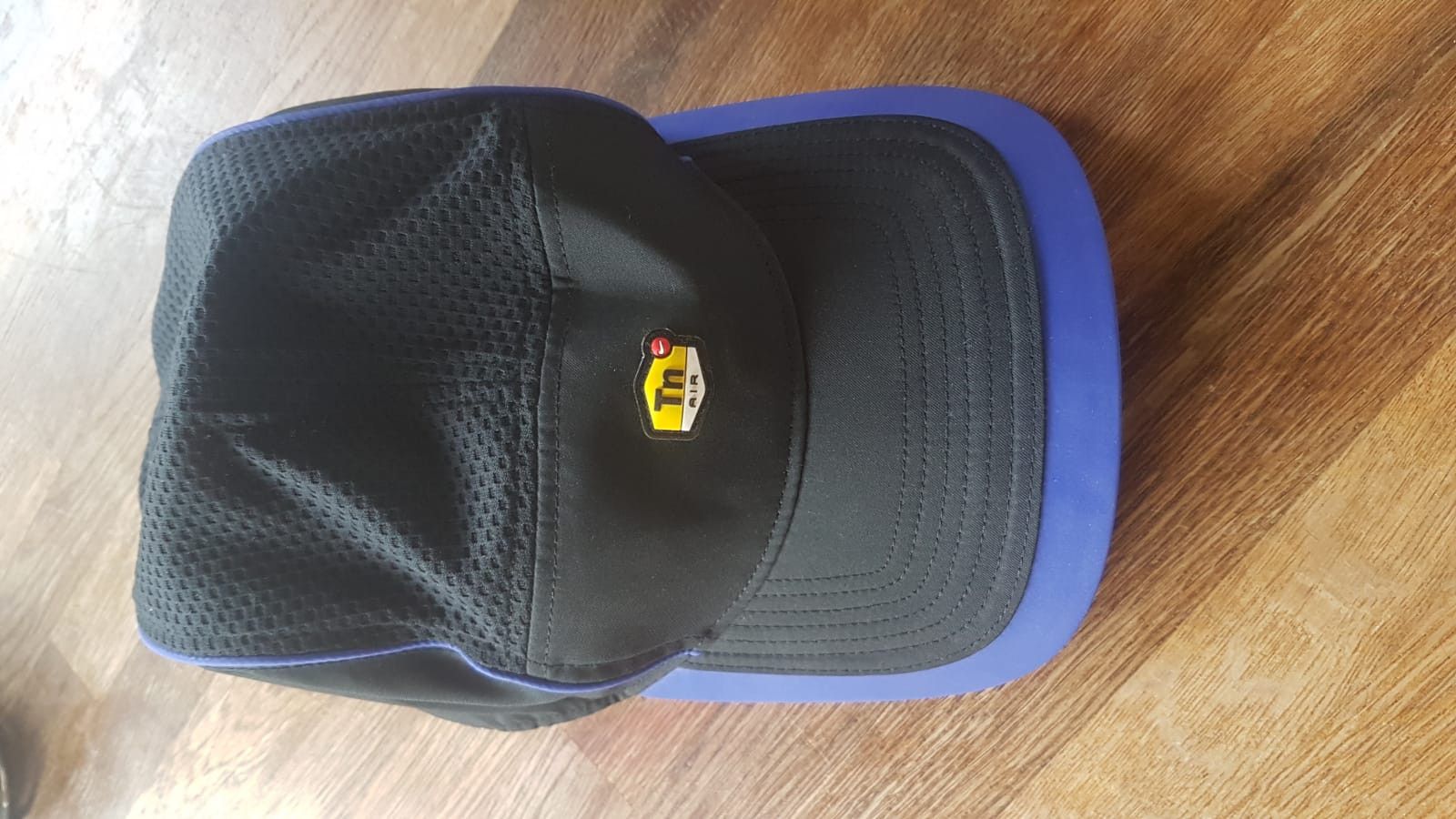 nike supreme tn cap
