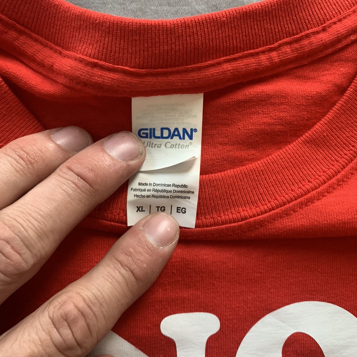 Gildan Final $ No Snow No Show Red shirt size XL cocaine drug Size US XL / EU 56 / 4 - 4 Thumbnail