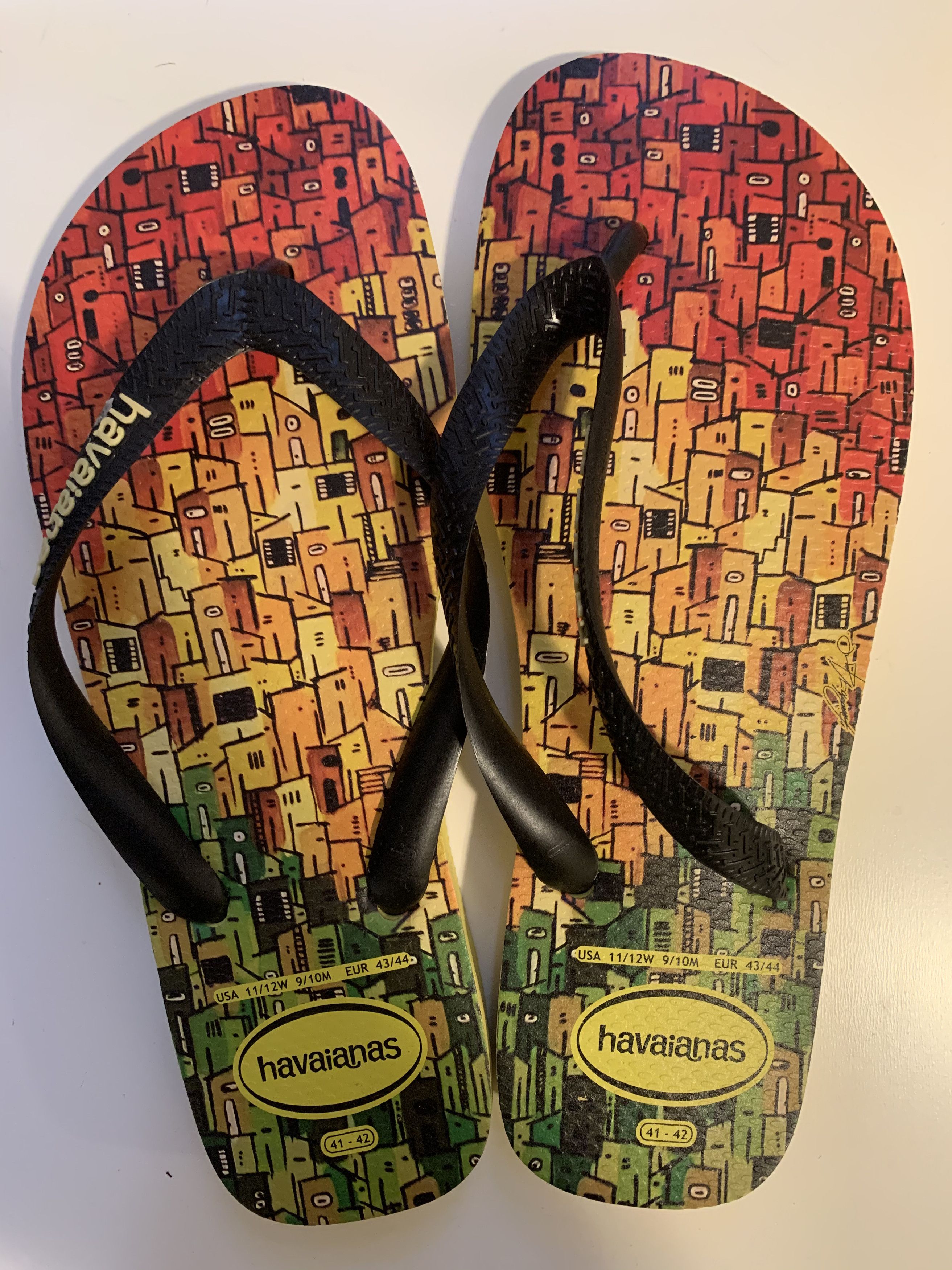 Other RARE favela Havaianas Size US 10.5 / EU 43-44 - 1 Thumbnail