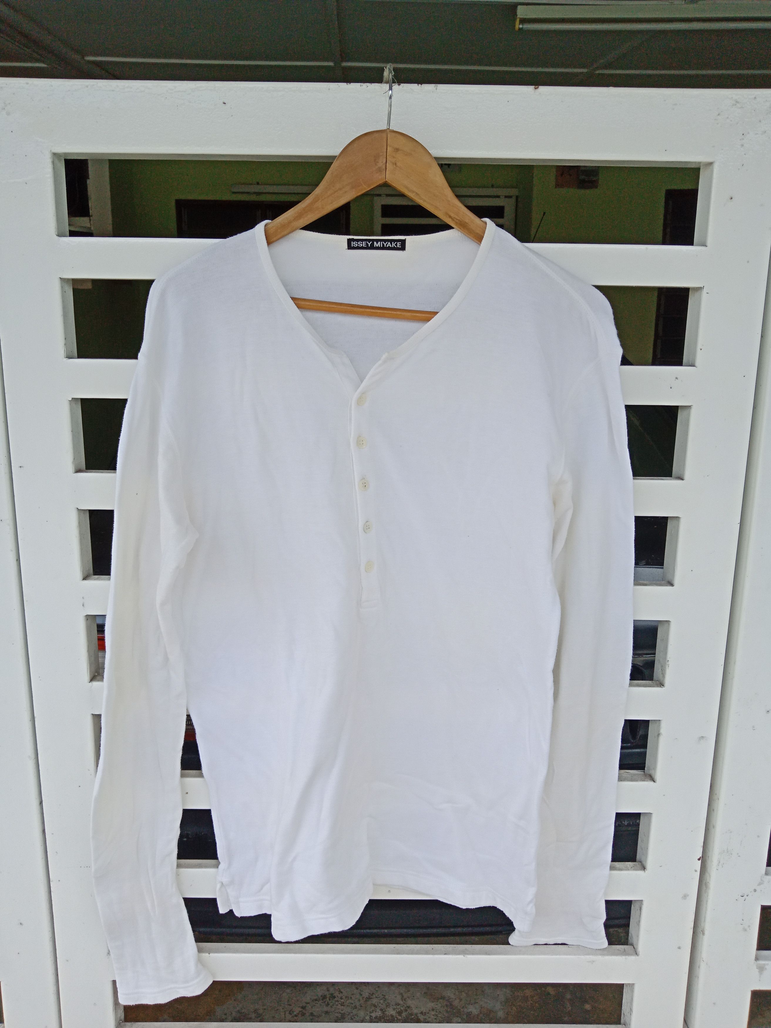 Issey Miyake × Japanese Brand Issey Miyake Legendary Japanese Designer Half Buttons LS Size US M / EU 48-50 / 2 - 1 Thumbnail