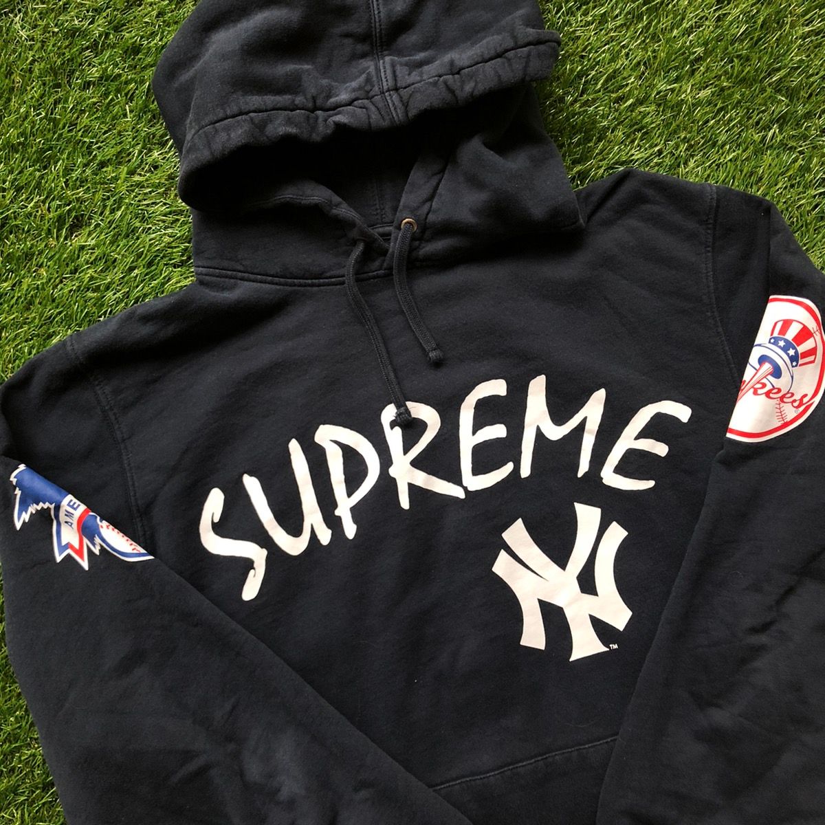 Supreme Supreme New York Yankees Hoodie | Grailed